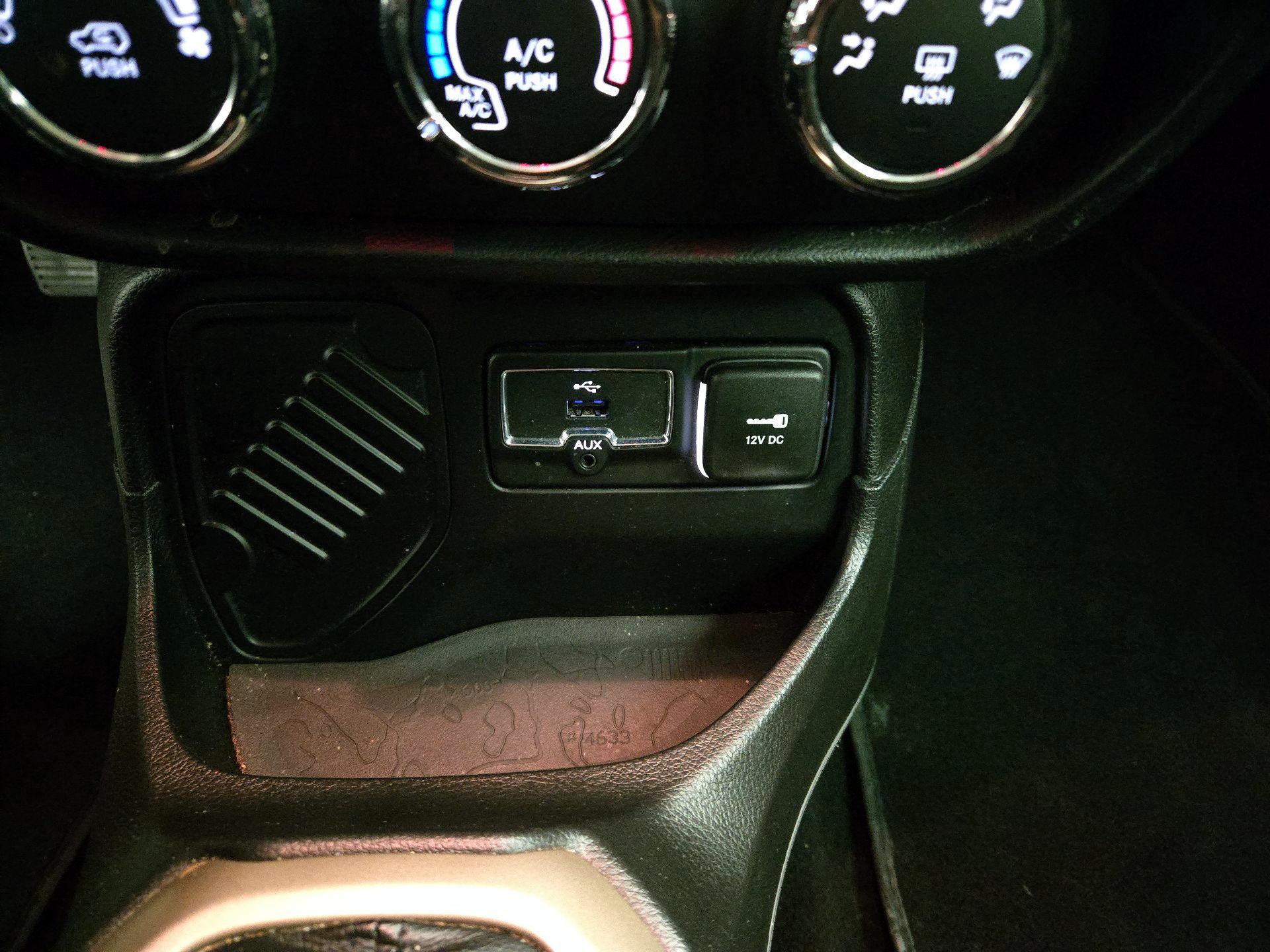 Thumbnail: 2015 Jeep Renegade - 17