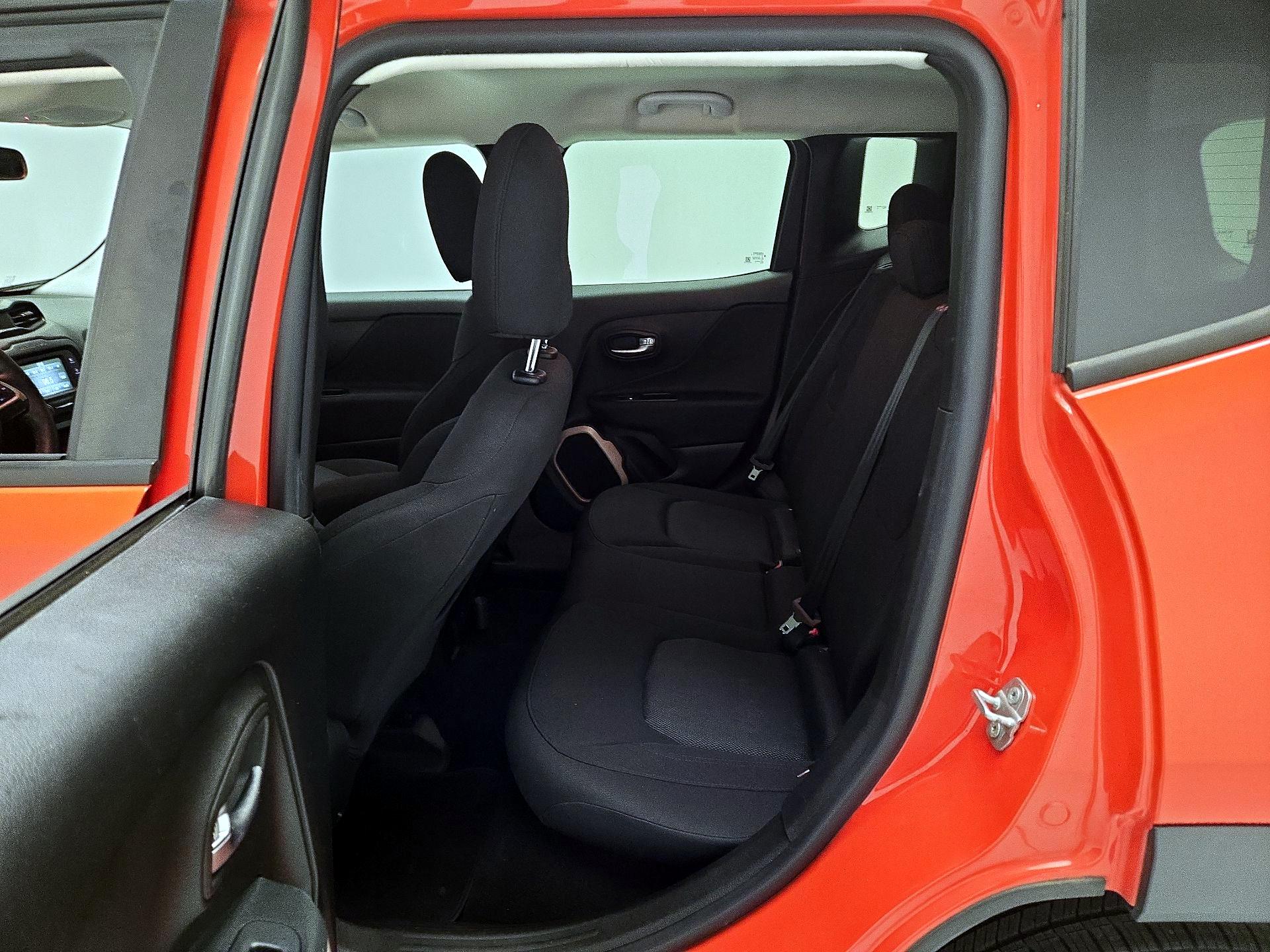 Thumbnail: 2015 Jeep Renegade - 18