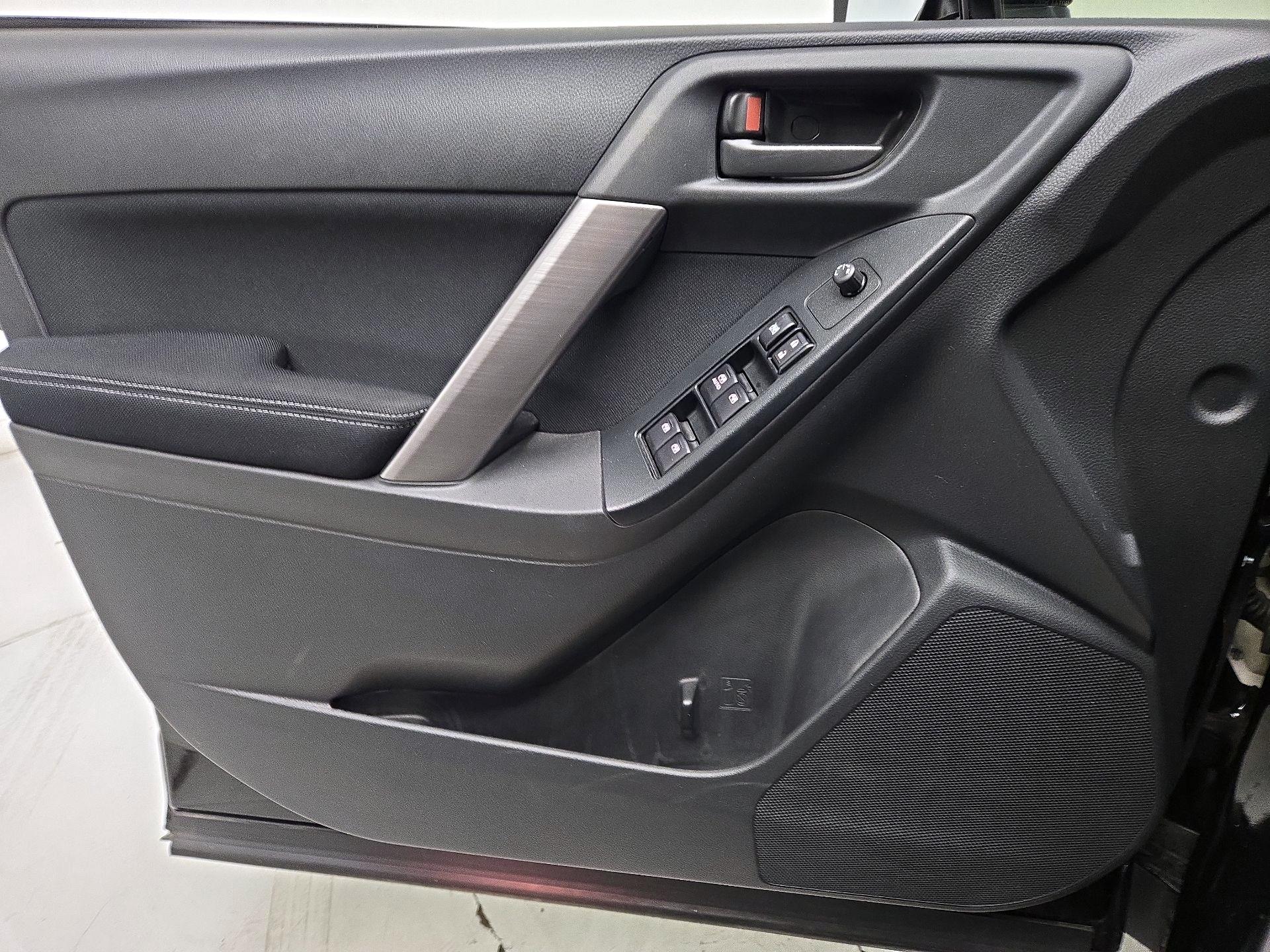 Thumbnail: 2015 Subaru Forester - 12