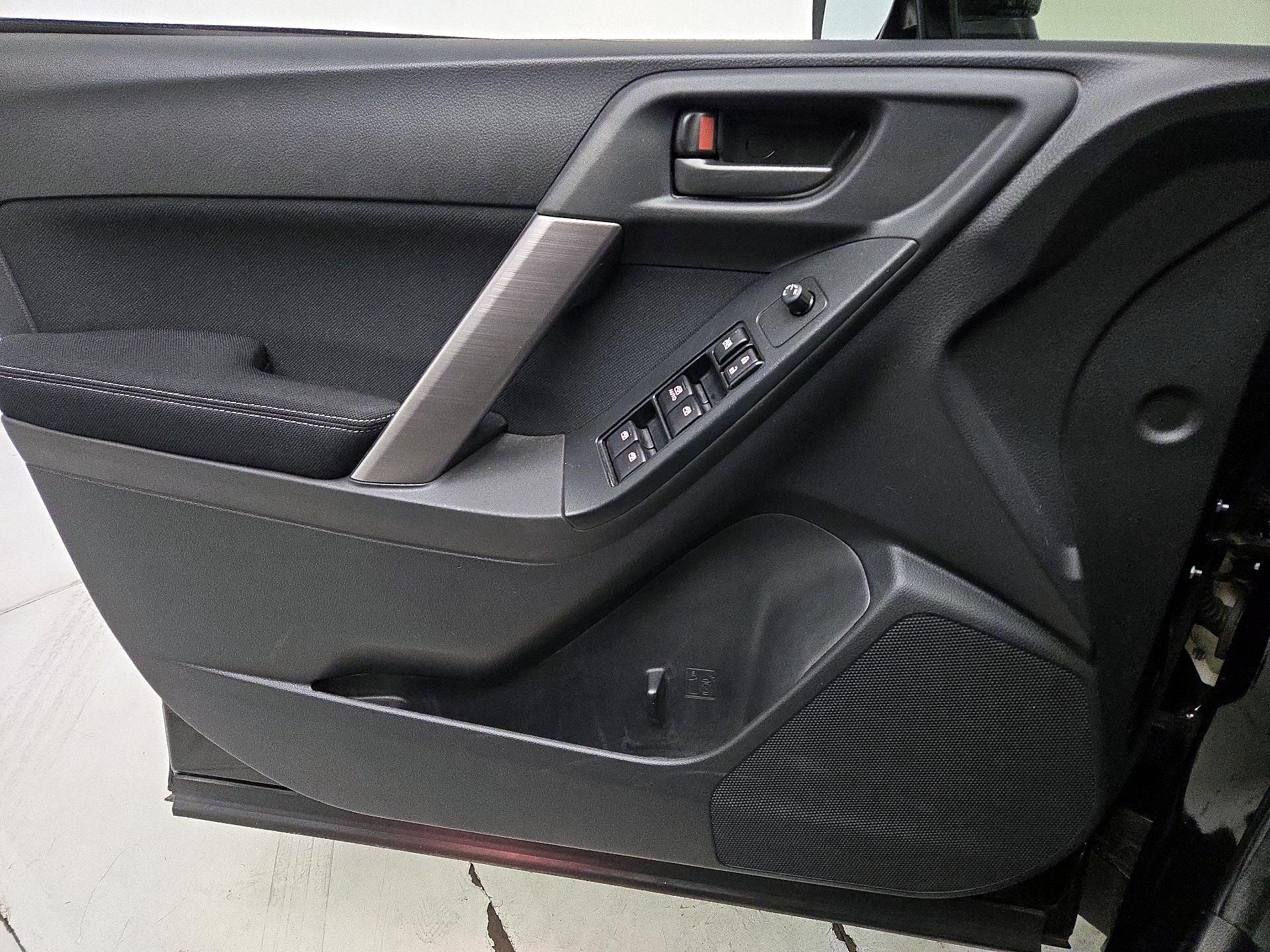 Thumbnail: 2015 Subaru Forester - 13