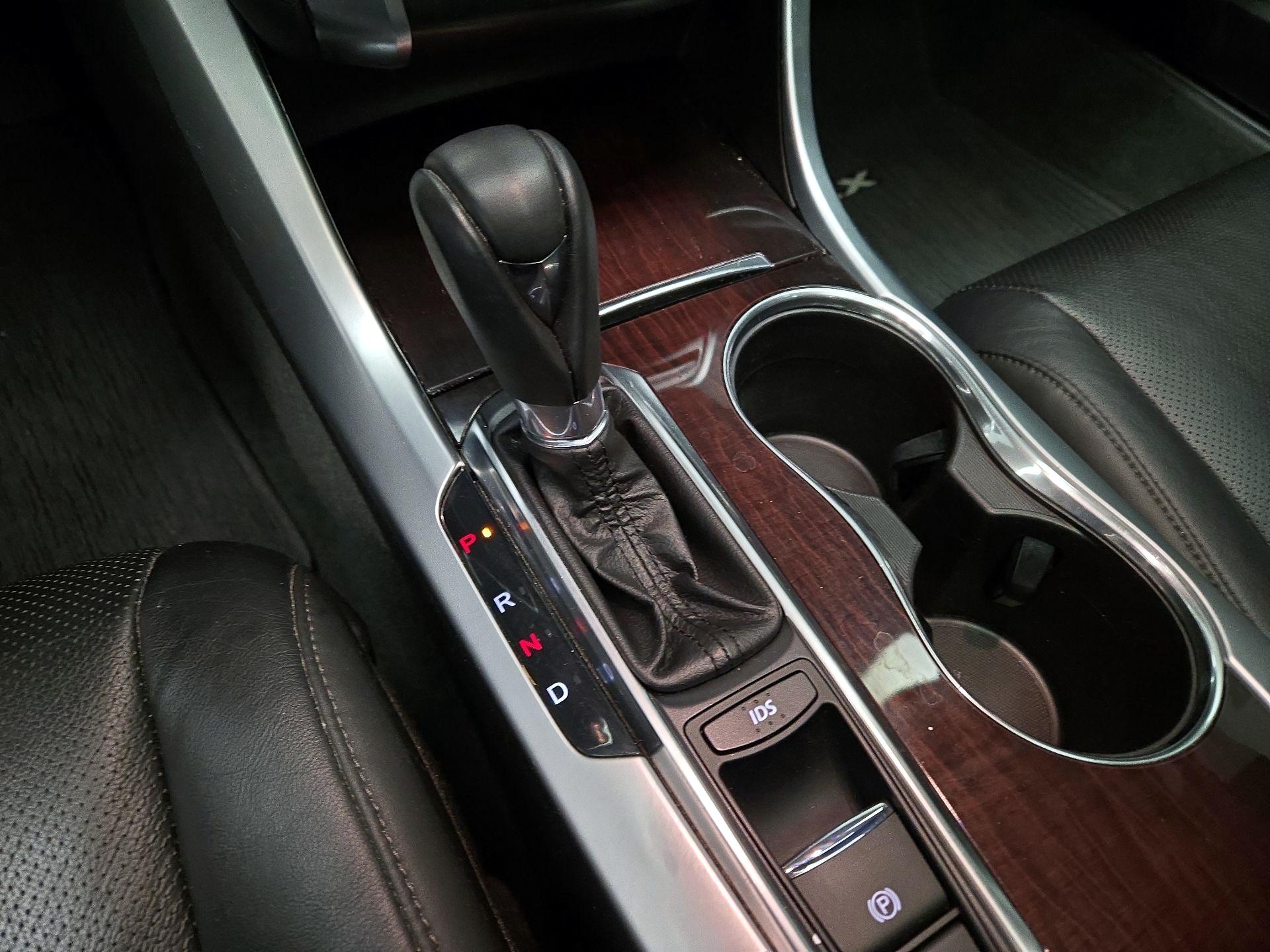 Thumbnail: 2016 Acura TLX - 18