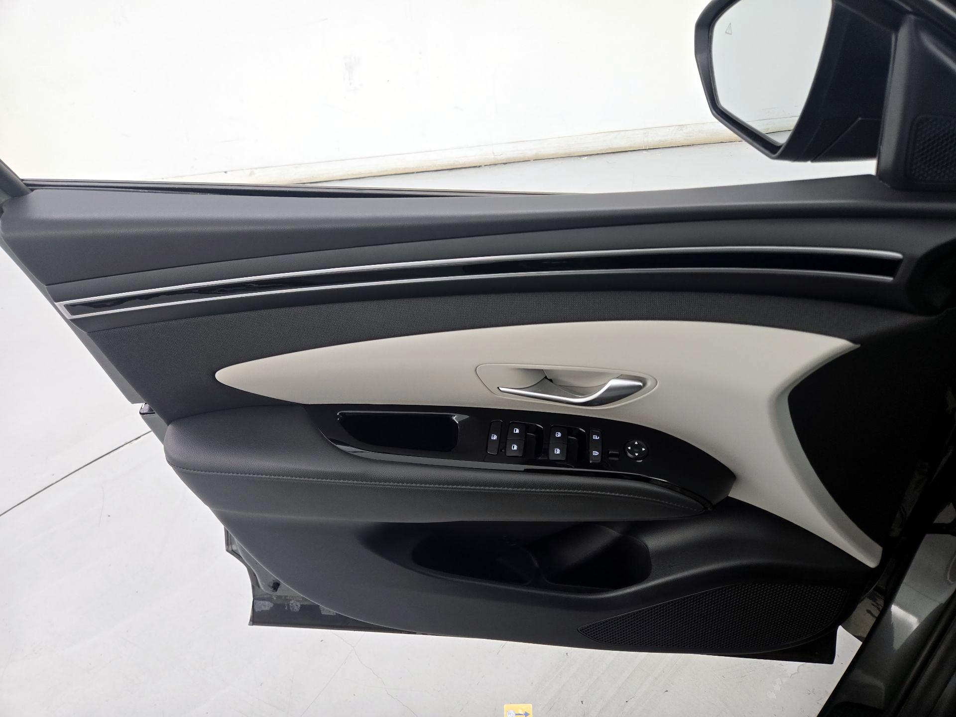 Thumbnail: 2022 Hyundai Tucson - 12