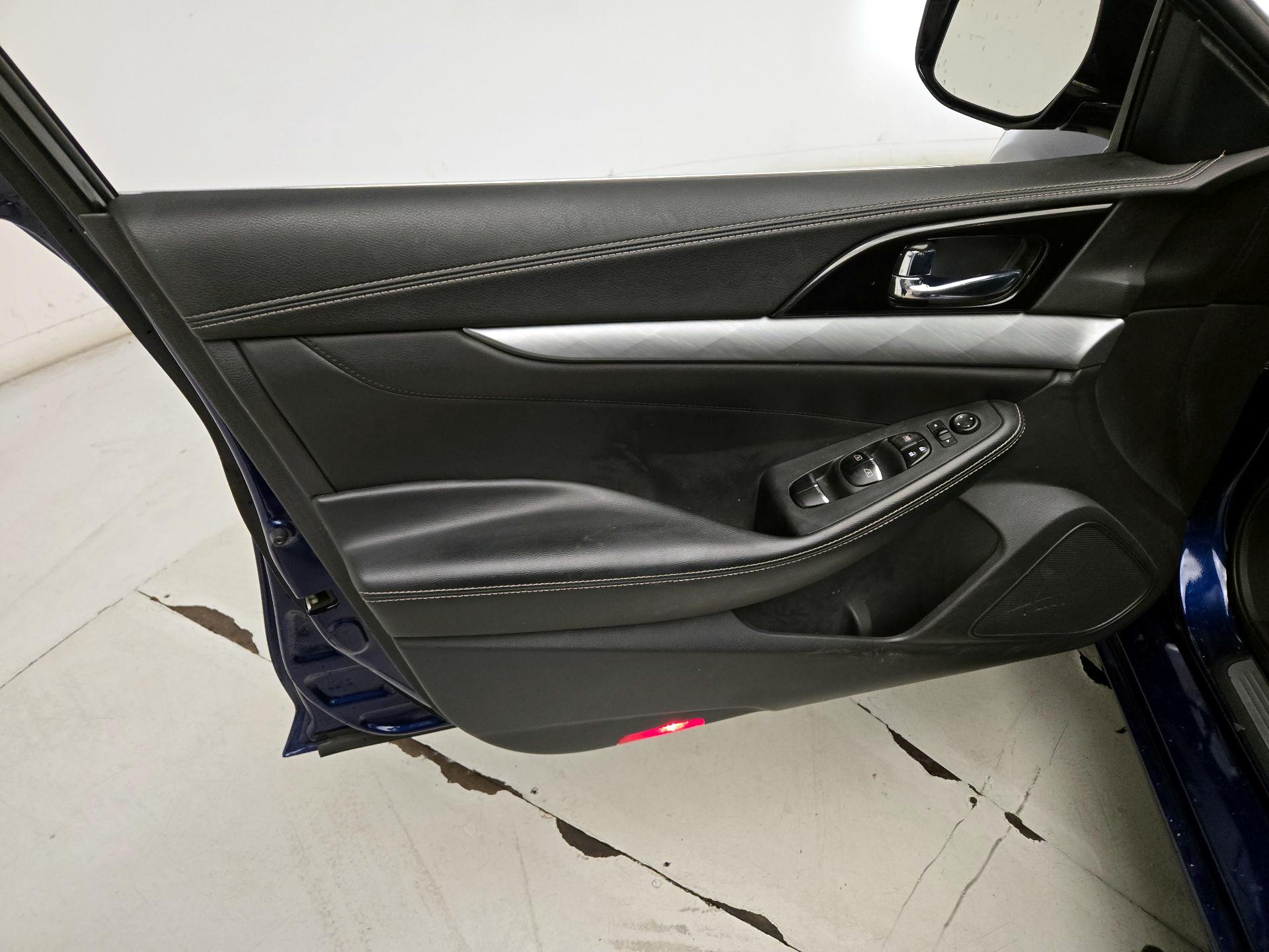 Thumbnail: 2017 Nissan Maxima - 12