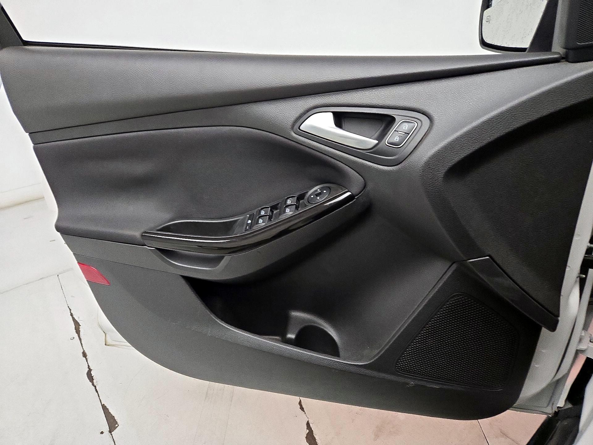 Thumbnail: 2018 Ford Focus - 12