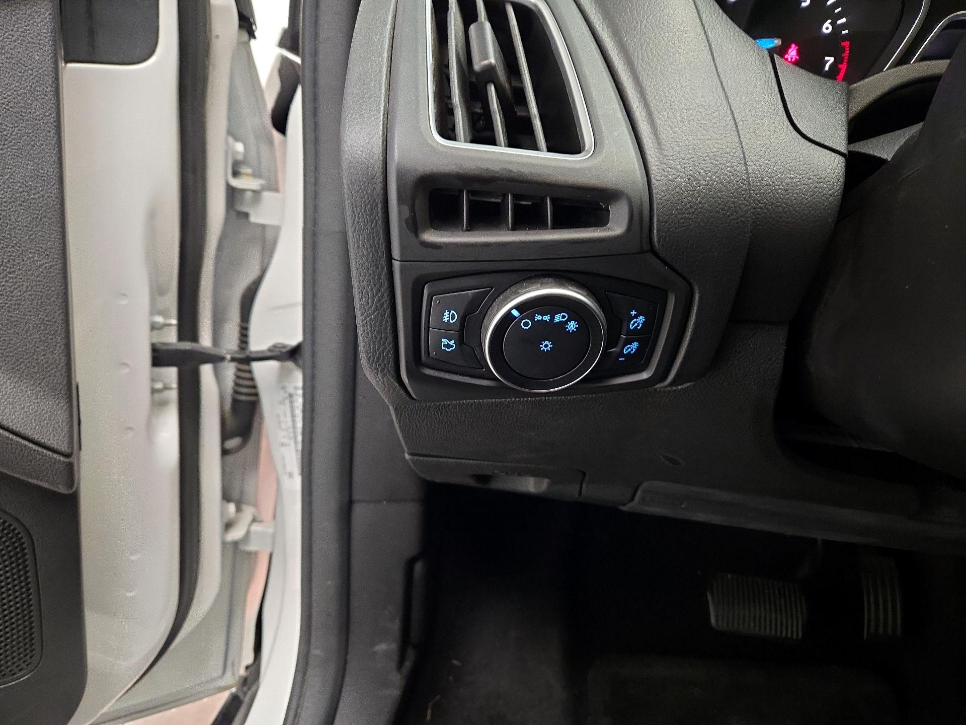 Thumbnail: 2018 Ford Focus - 13