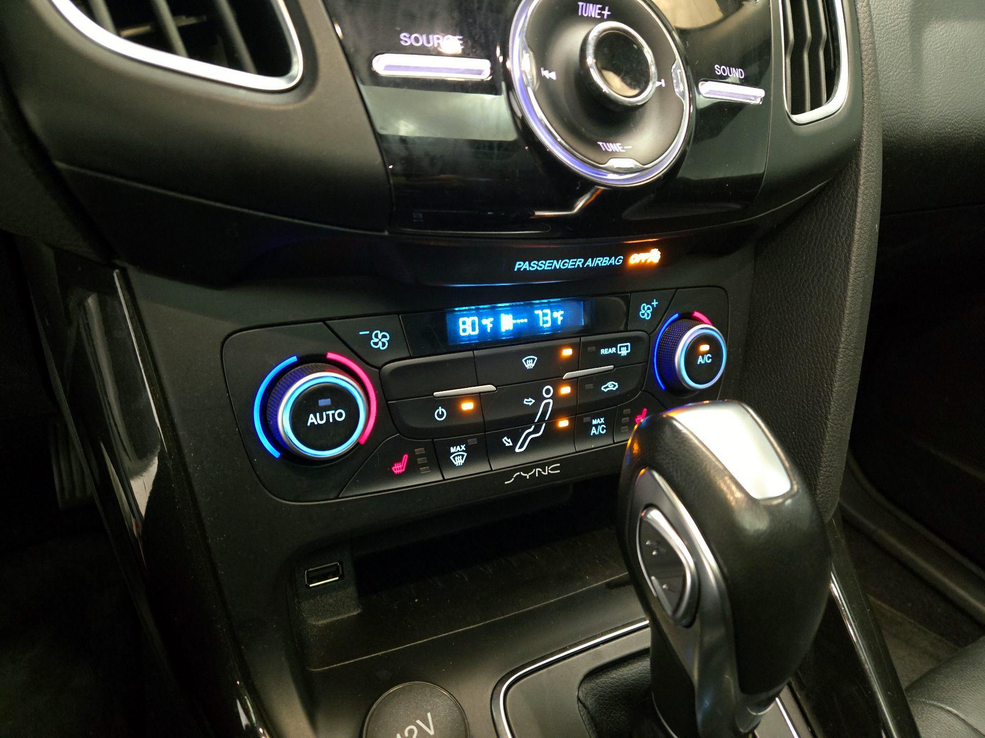 Thumbnail: 2018 Ford Focus - 17