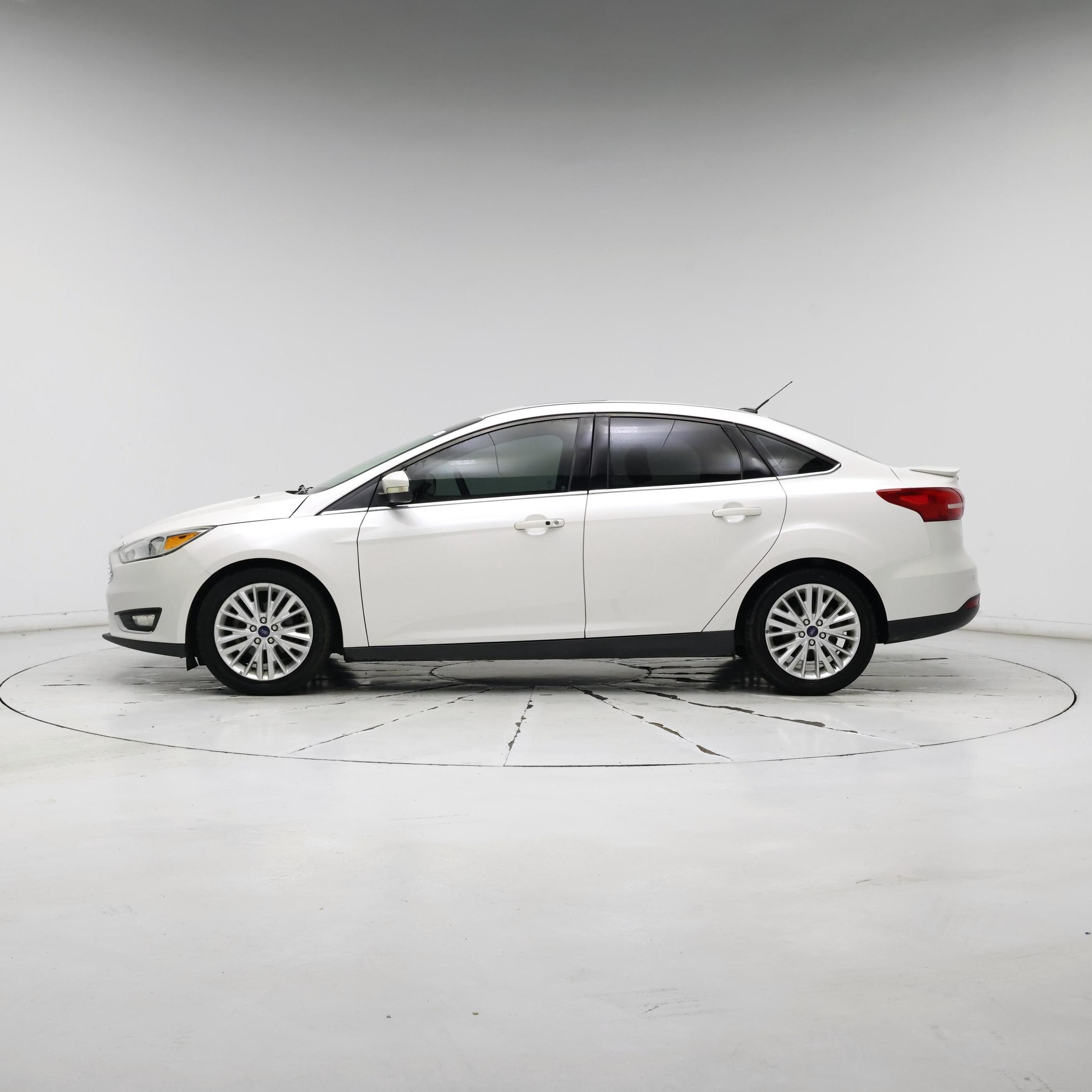 Thumbnail: 2018 Ford Focus - 3