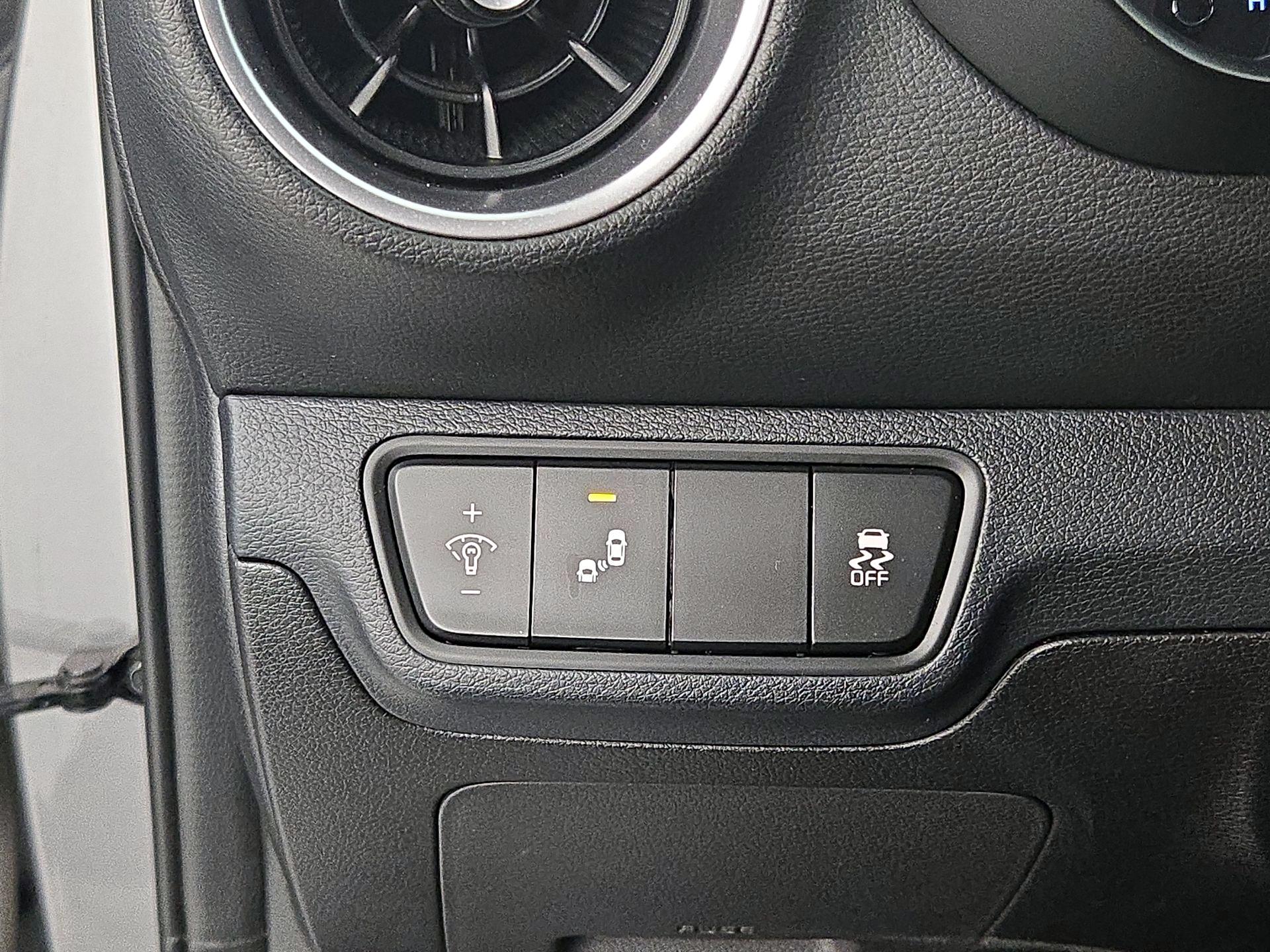 Thumbnail: 2023 Kia Forte - 13