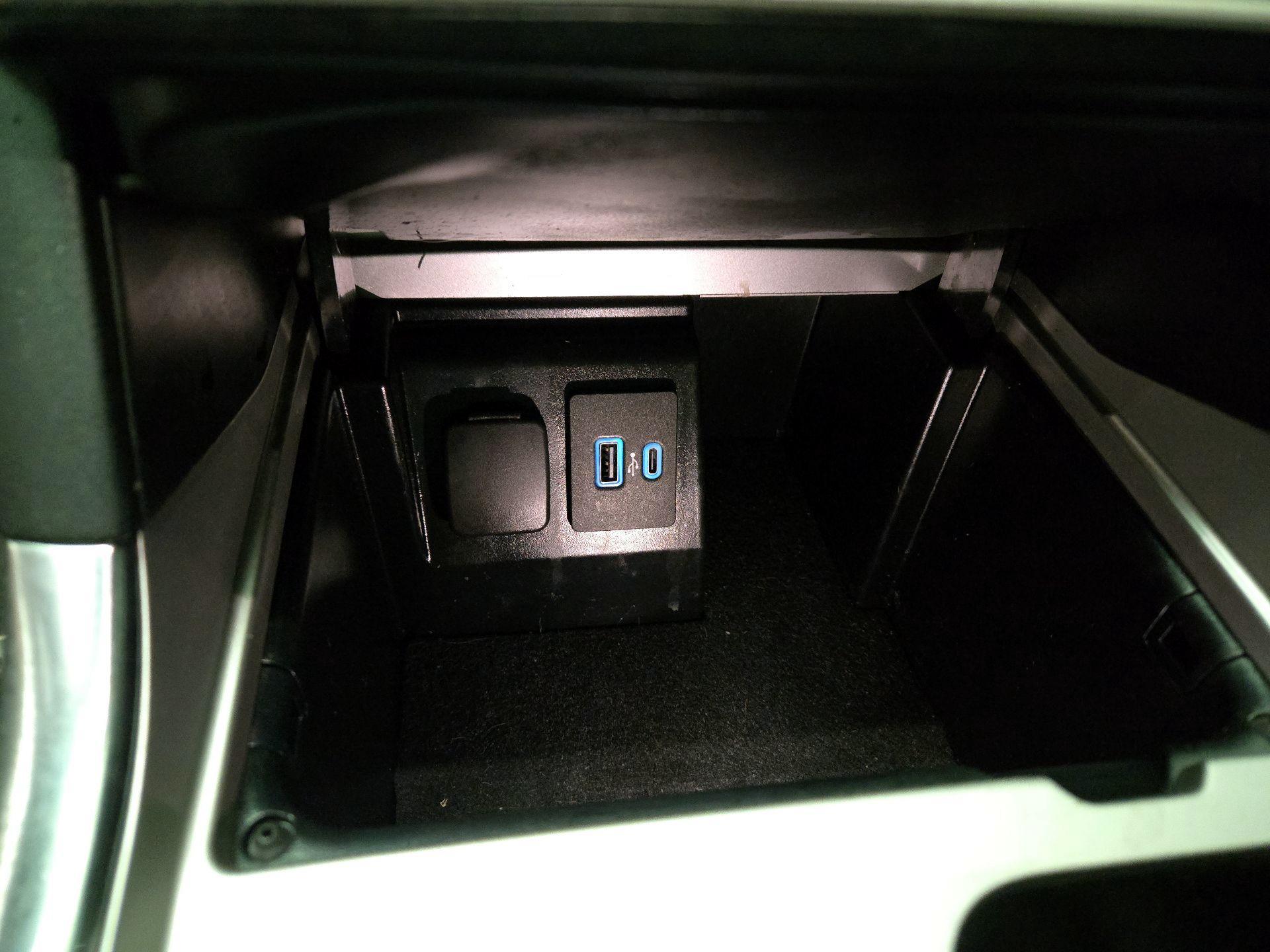 Thumbnail: 2022 Ford Explorer - 18