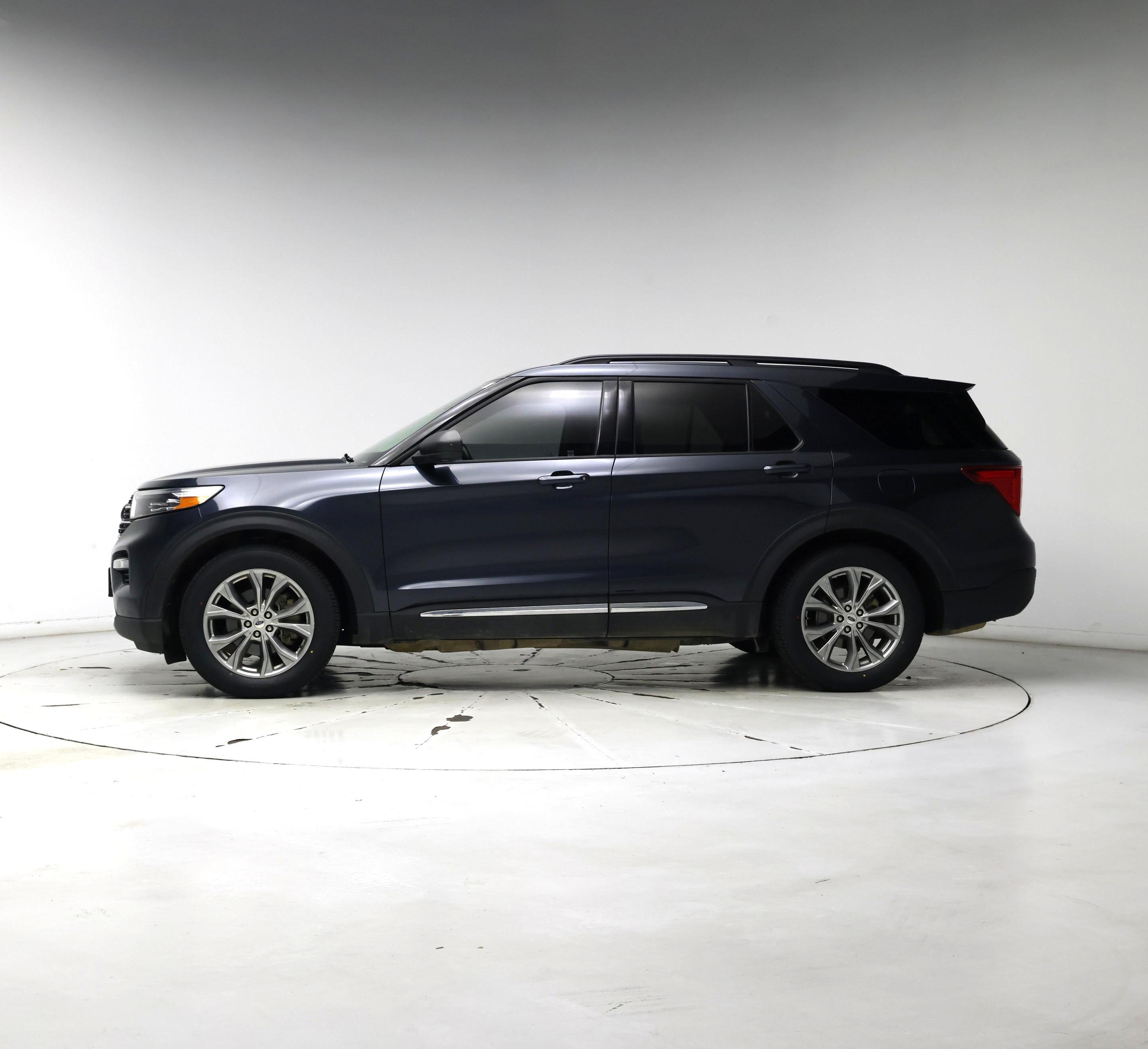 Thumbnail: 2022 Ford Explorer - 3