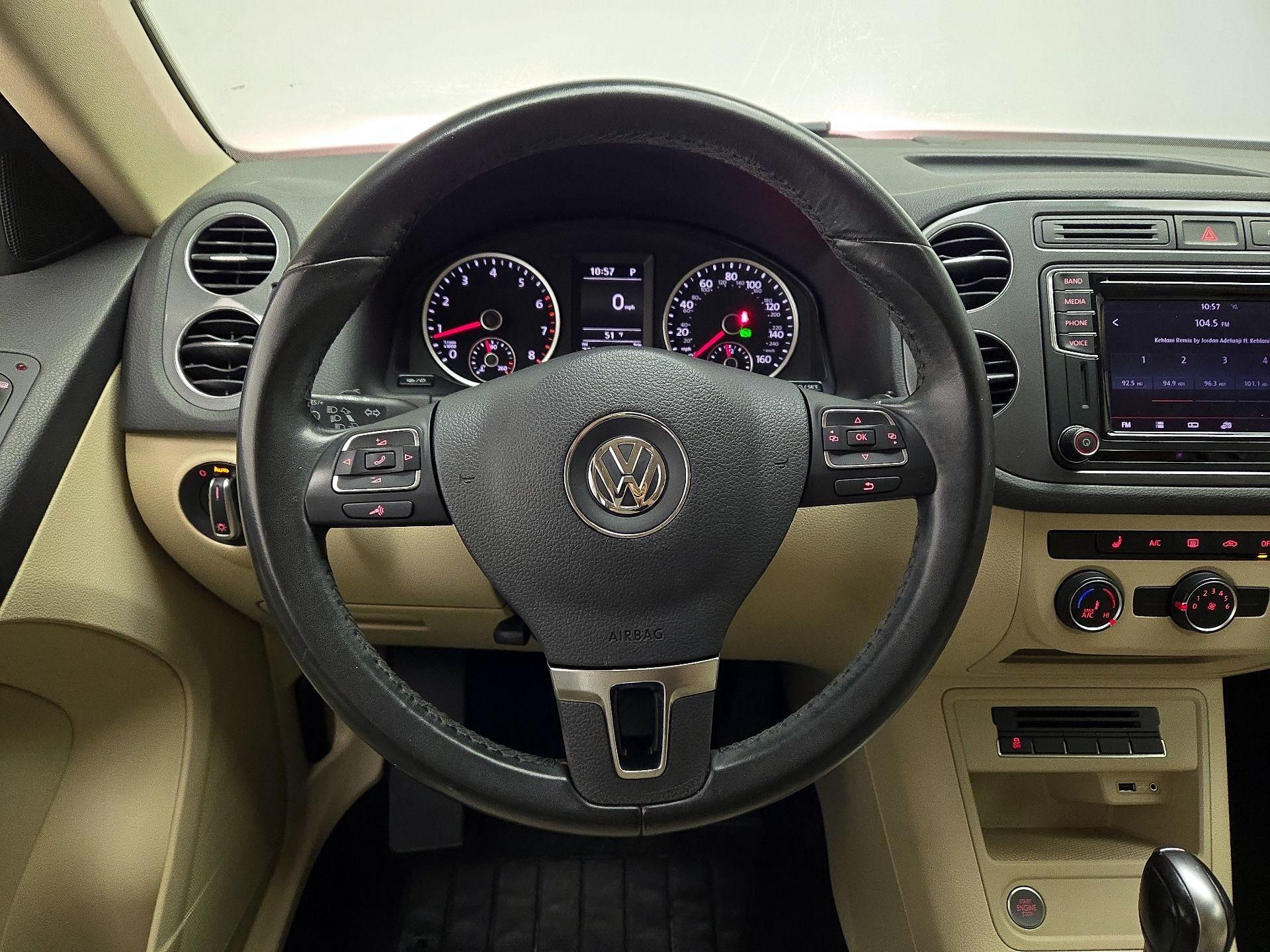 Thumbnail: 2017 Volkswagen Tiguan - 10