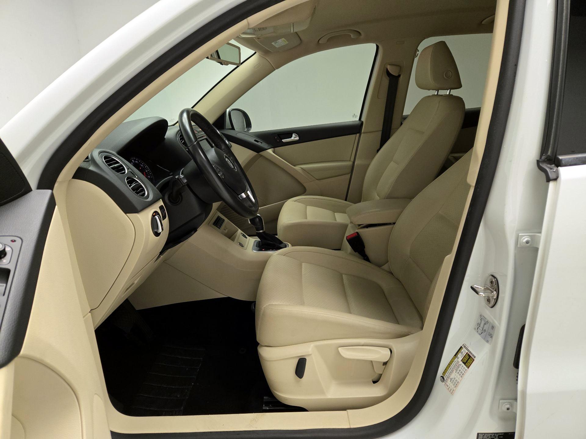 Thumbnail: 2017 Volkswagen Tiguan - 11