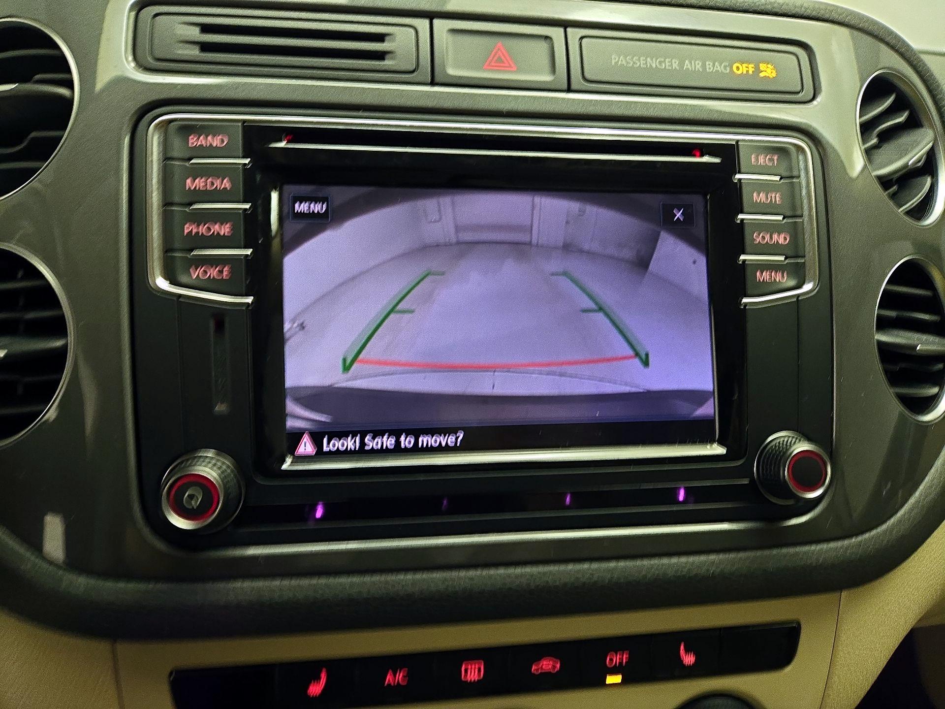 Thumbnail: 2017 Volkswagen Tiguan - 14