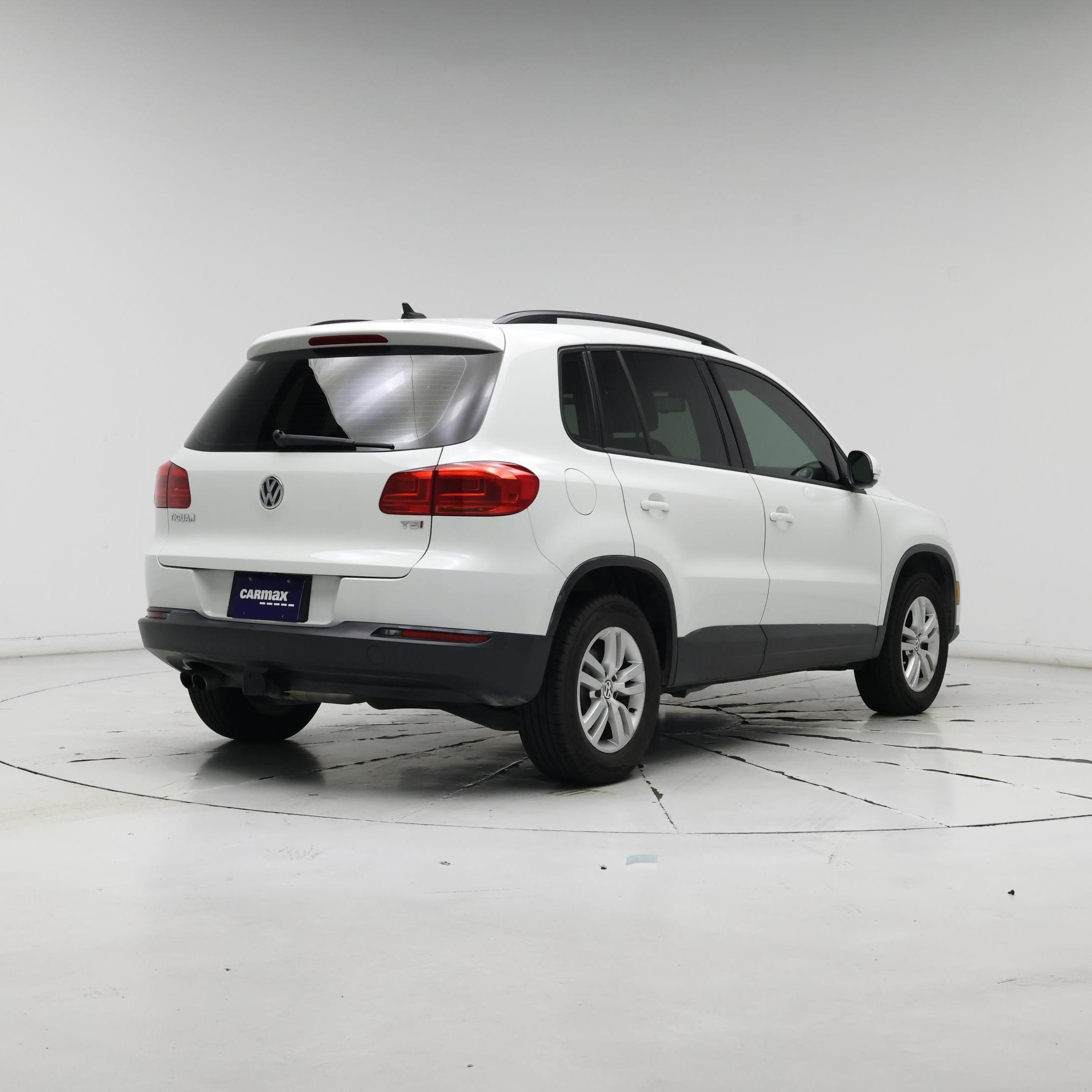 Thumbnail: 2017 Volkswagen Tiguan - 8