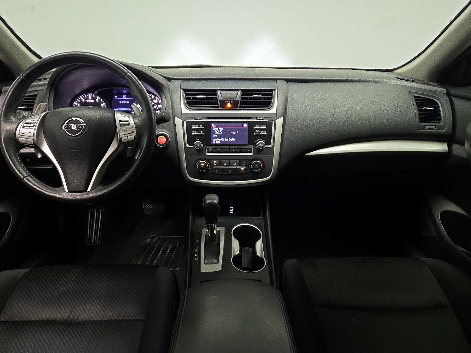 Thumbnail: 2017 Nissan Altima - 9