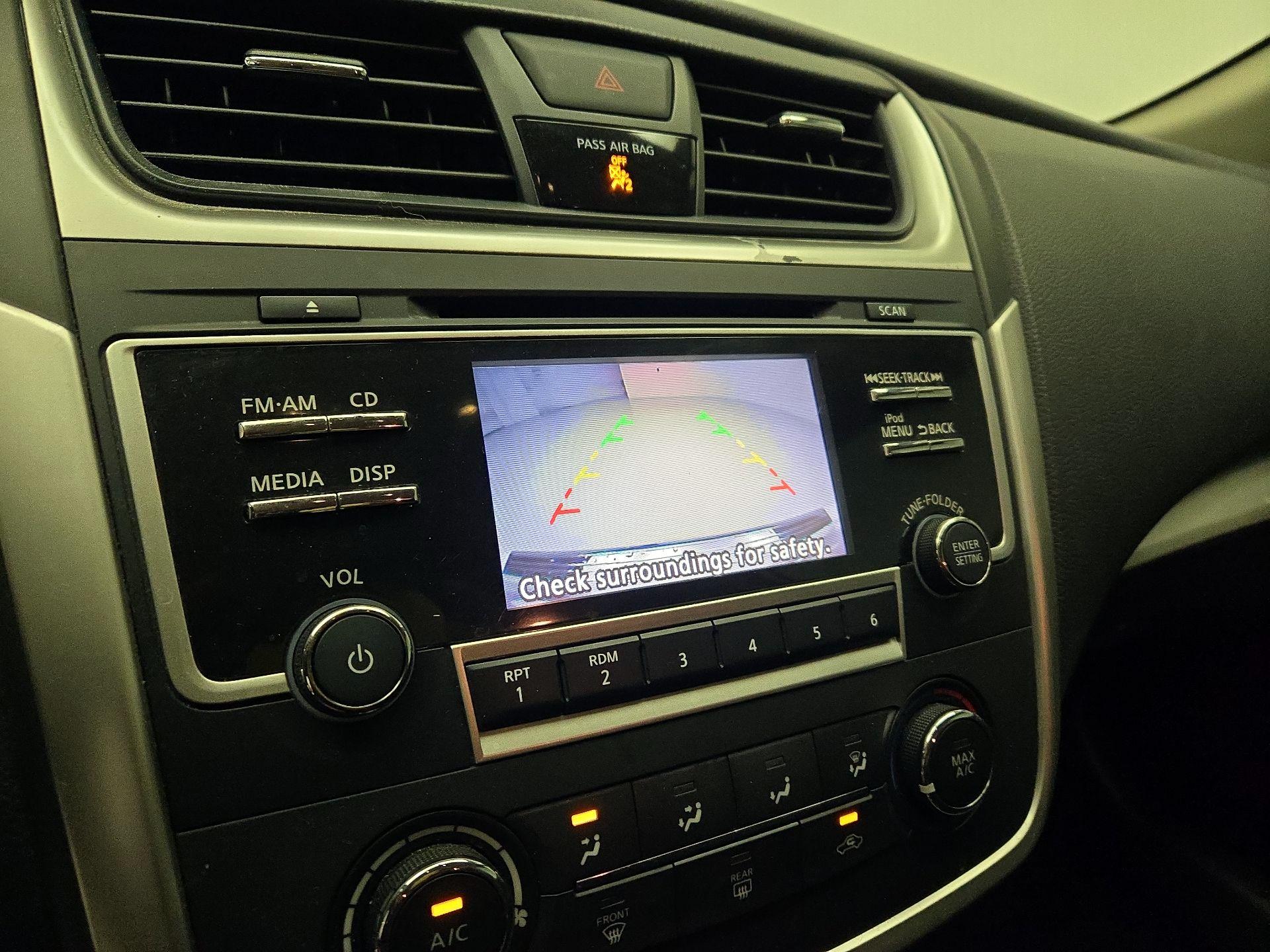 Thumbnail: 2017 Nissan Altima - 14