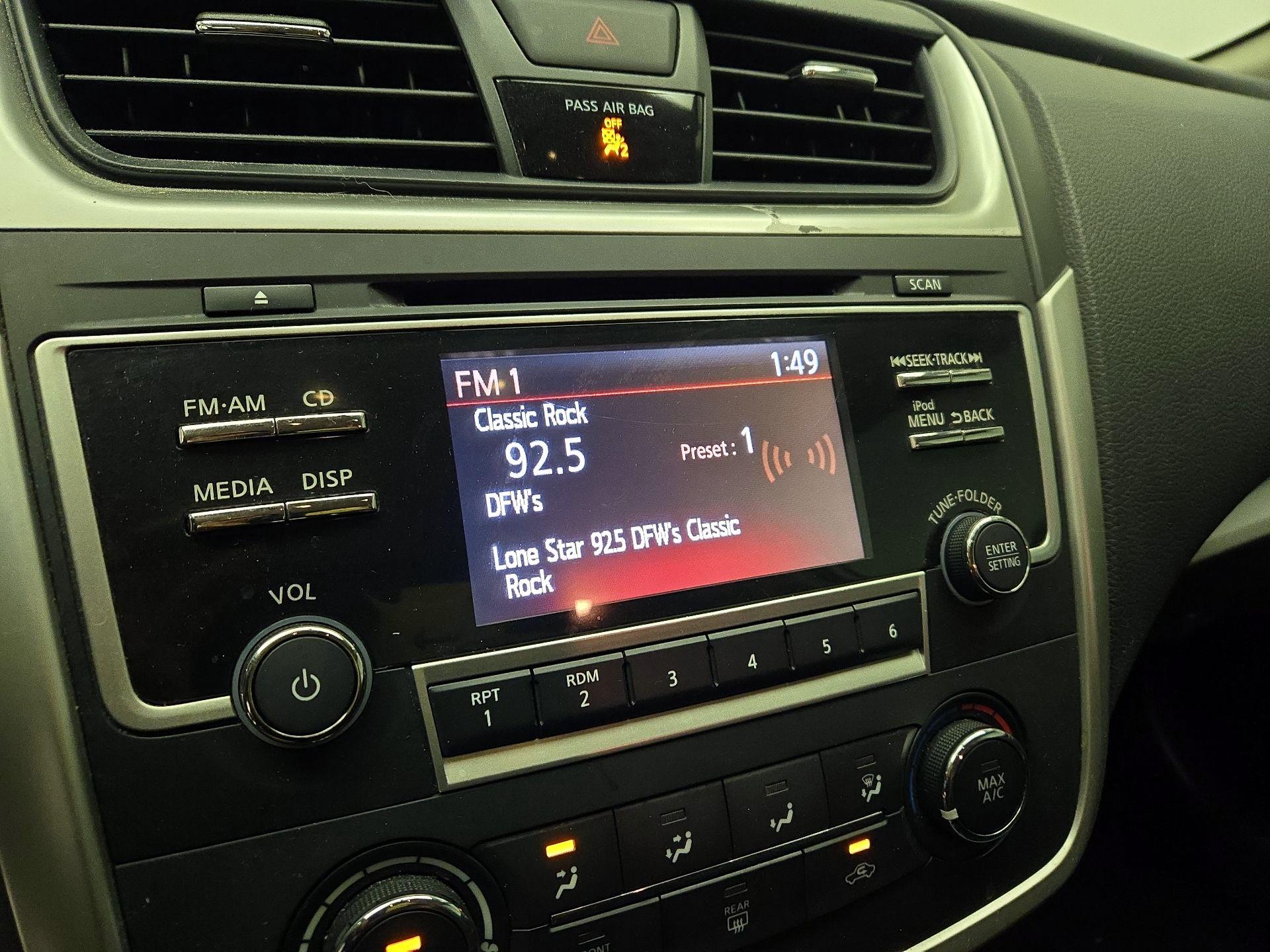 Thumbnail: 2017 Nissan Altima - 15