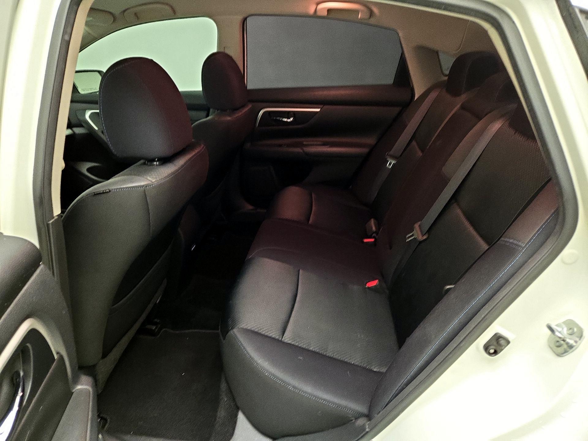 Thumbnail: 2017 Nissan Altima - 19