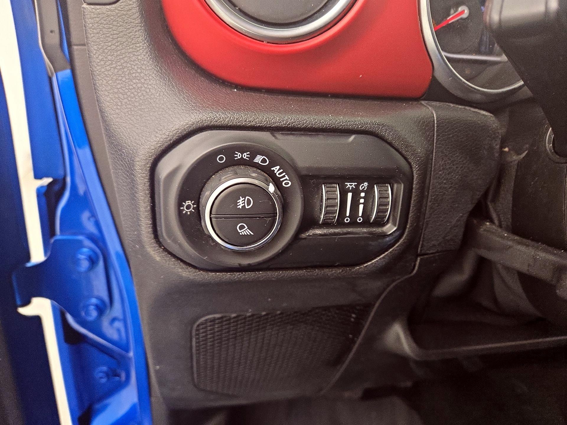 Thumbnail: 2021 Jeep Gladiator - 13