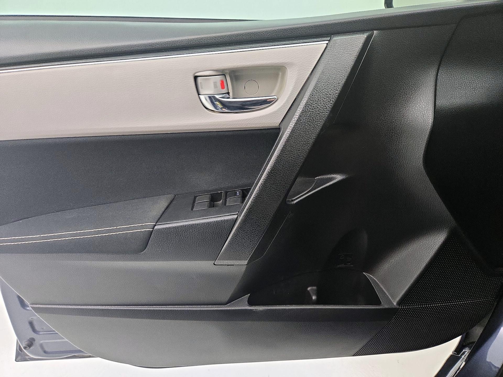 Thumbnail: 2018 Toyota Corolla - 12