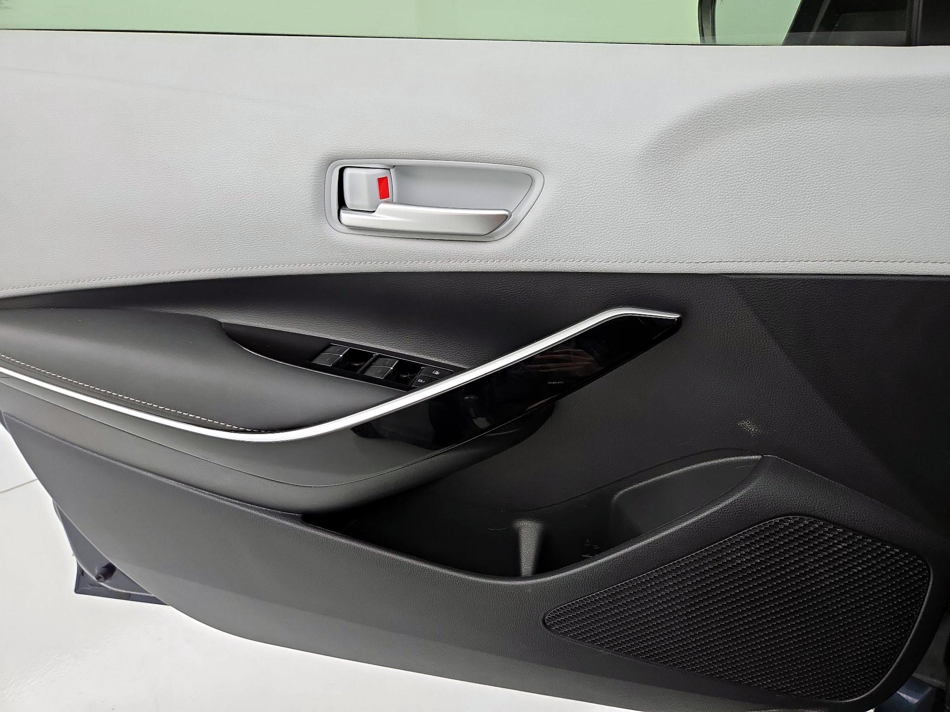 Thumbnail: 2021 Toyota Corolla - 12