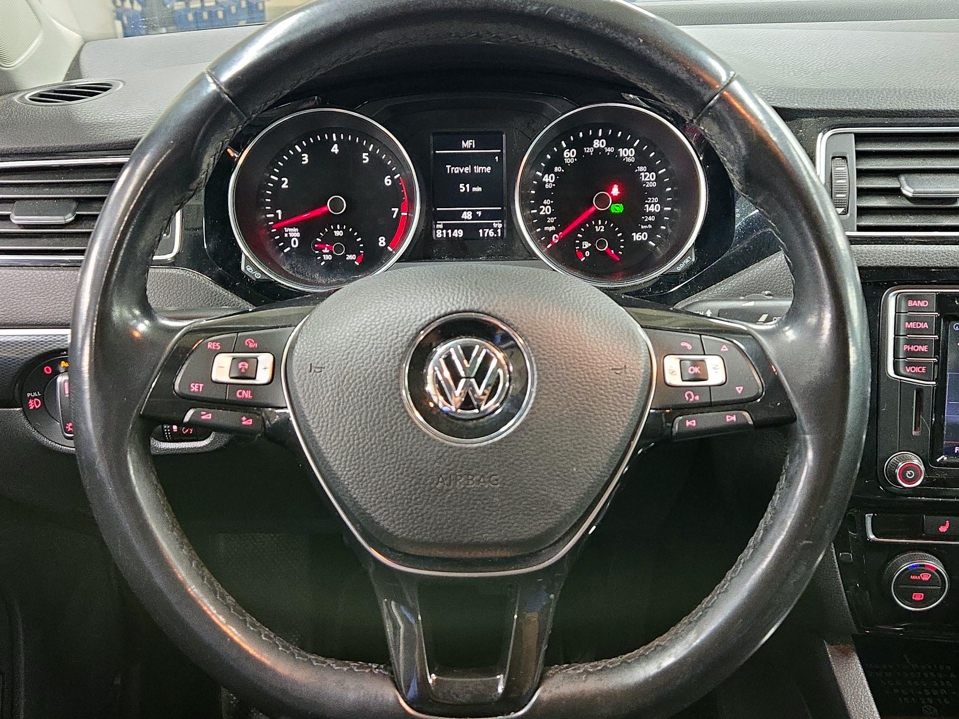 Thumbnail: 2017 Volkswagen Jetta - 10