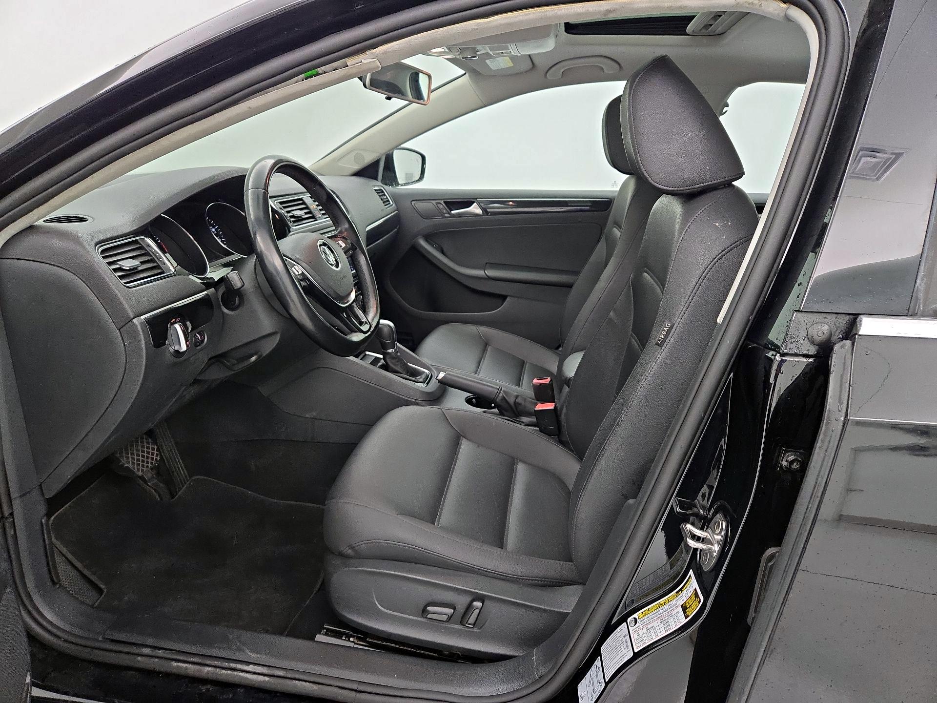 Thumbnail: 2017 Volkswagen Jetta - 11