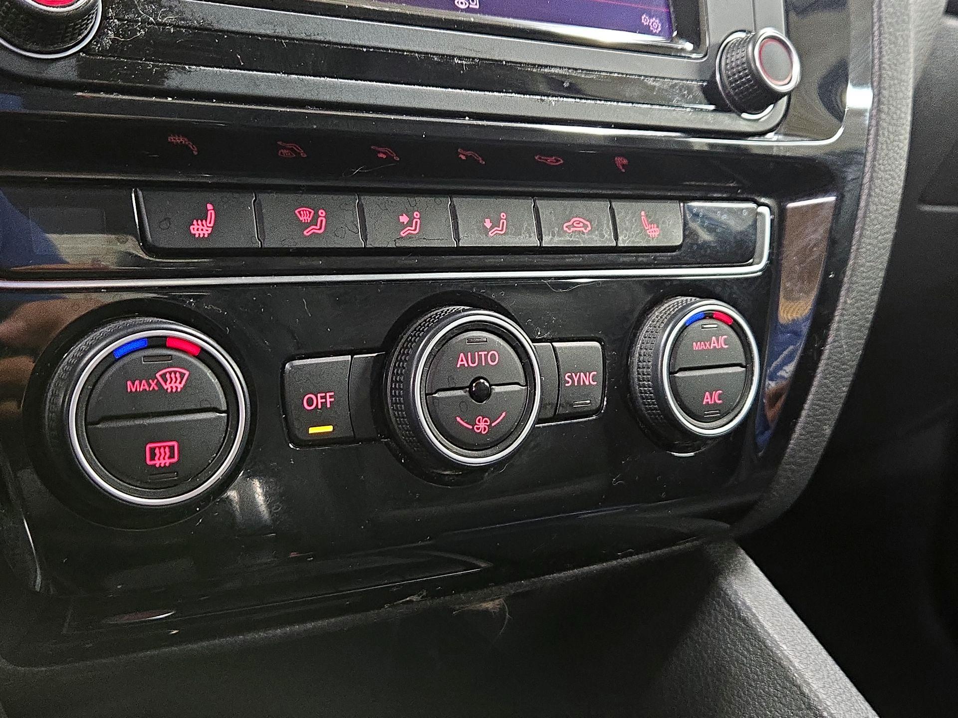 Thumbnail: 2017 Volkswagen Jetta - 17