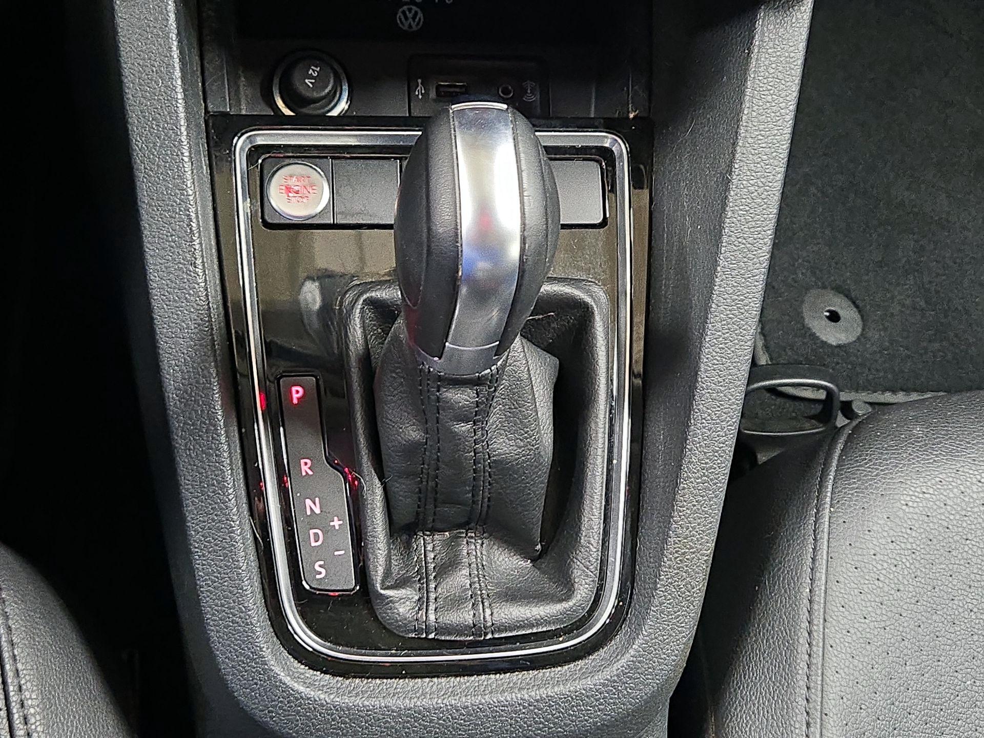 Thumbnail: 2017 Volkswagen Jetta - 18