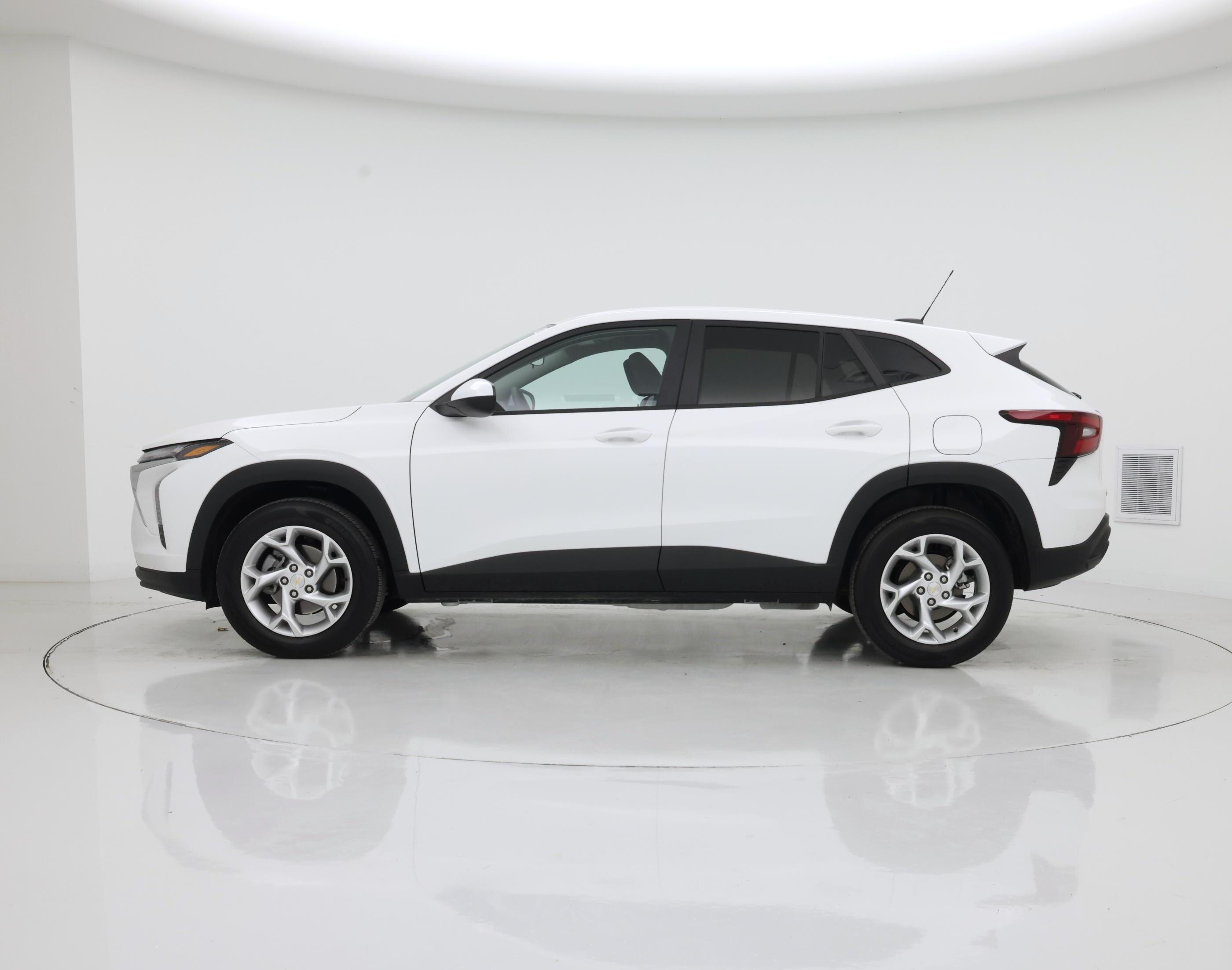 Thumbnail: 2025 Chevrolet Trax - 3