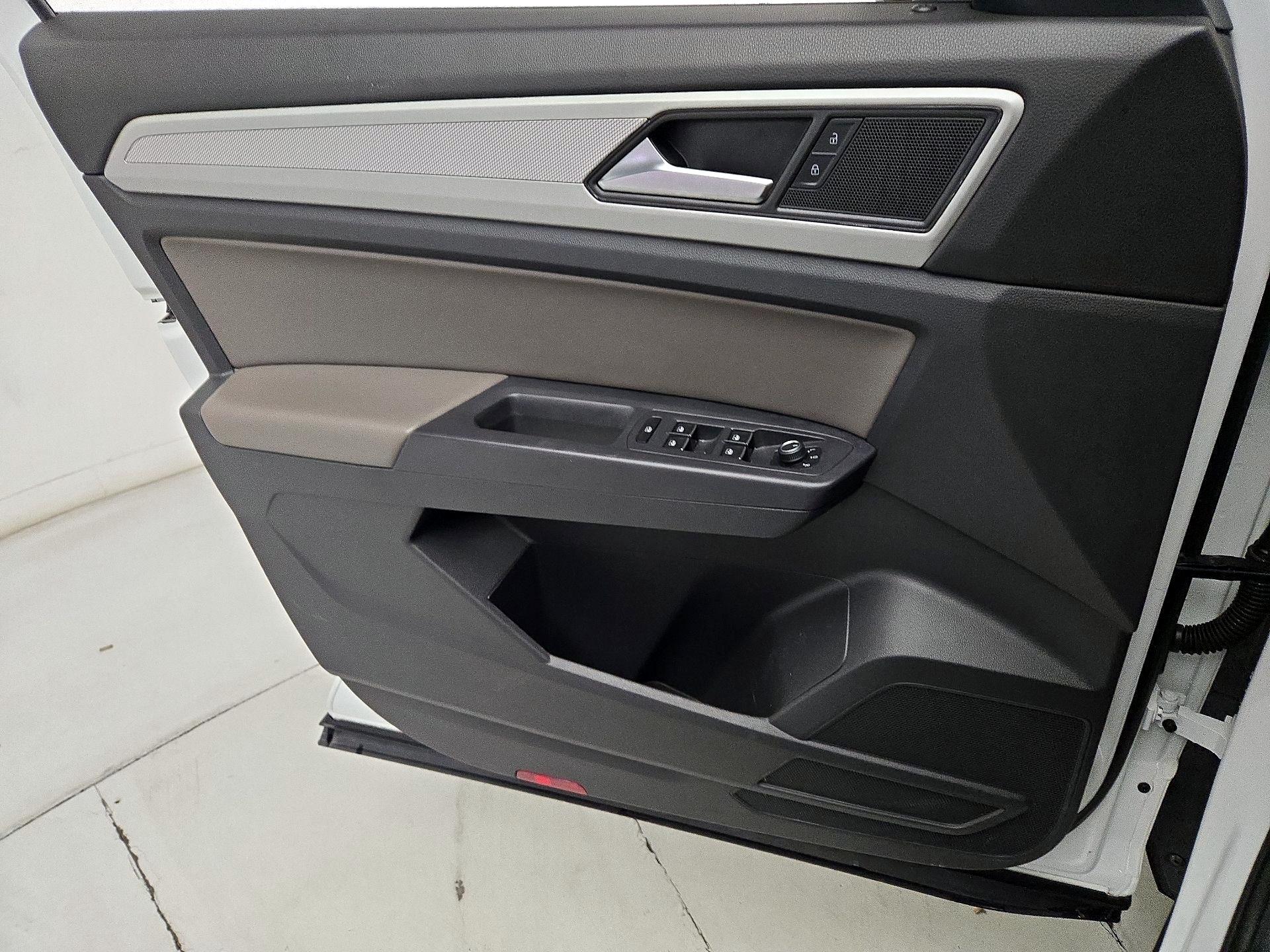 Thumbnail: 2021 Volkswagen Atlas - 12