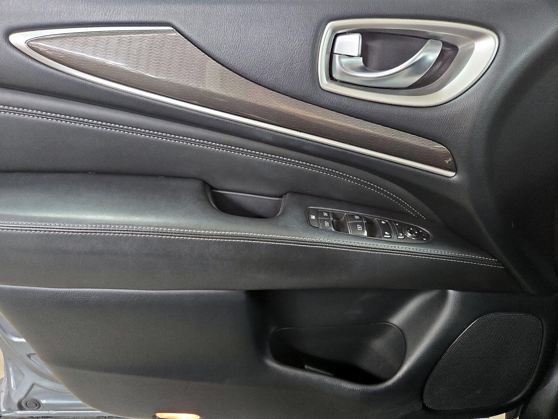 Thumbnail: 2019 INFINITI QX60 - 12