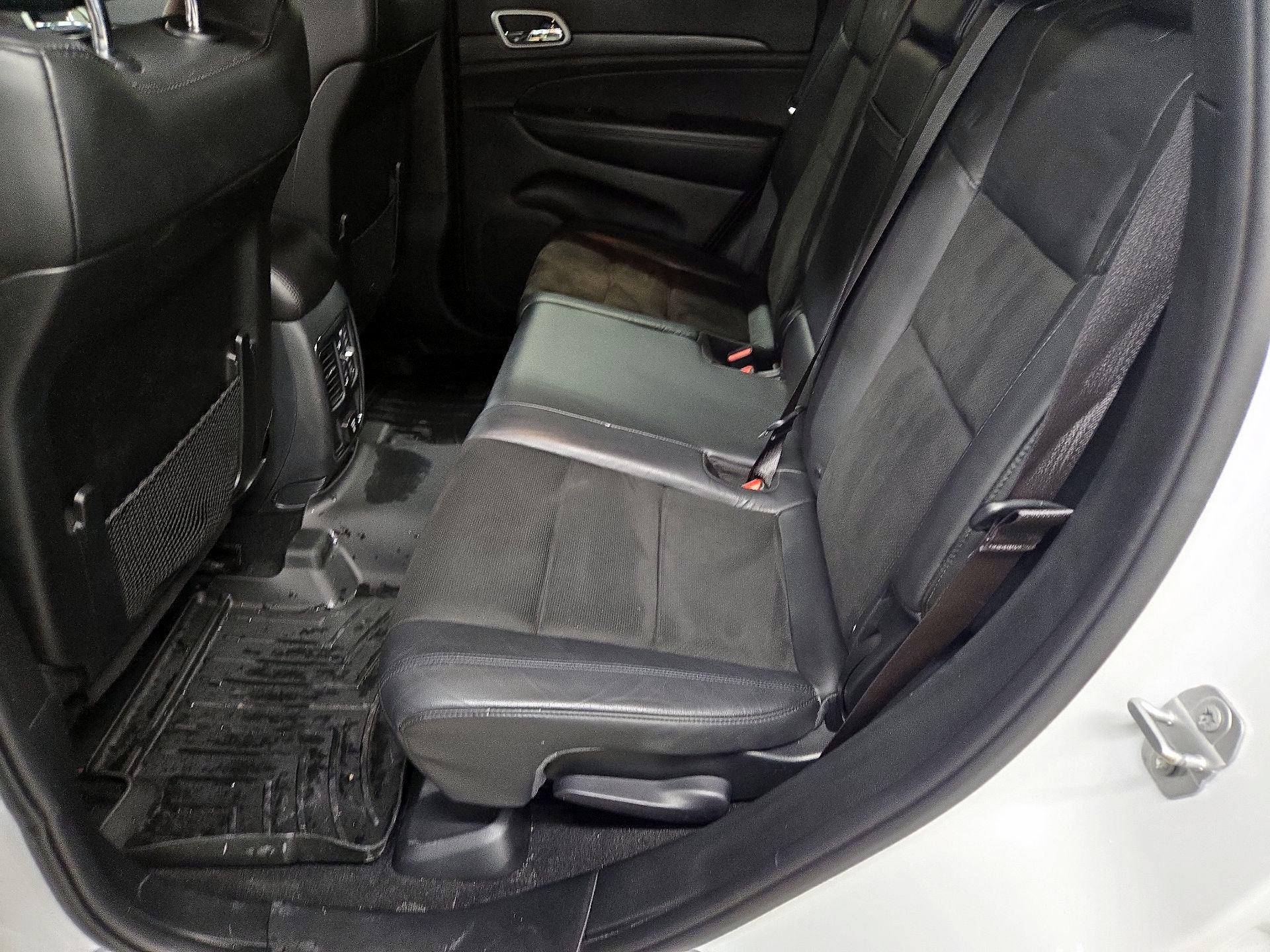 Thumbnail: 2020 Jeep Grand Cherokee - 18