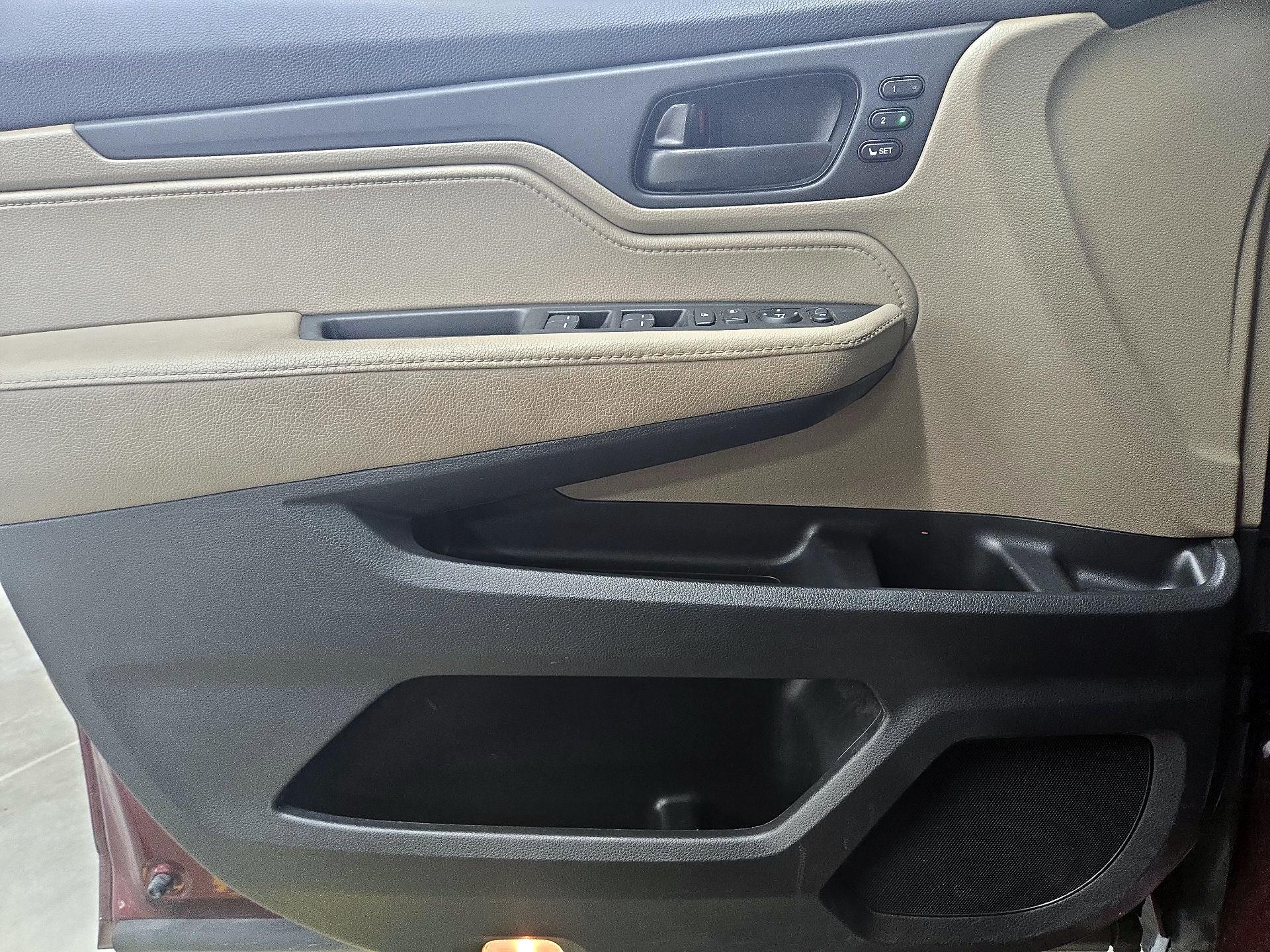 Thumbnail: 2018 Honda Odyssey - 12