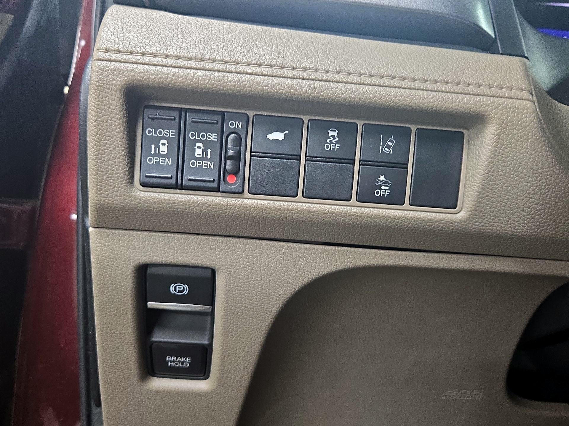 Thumbnail: 2018 Honda Odyssey - 13