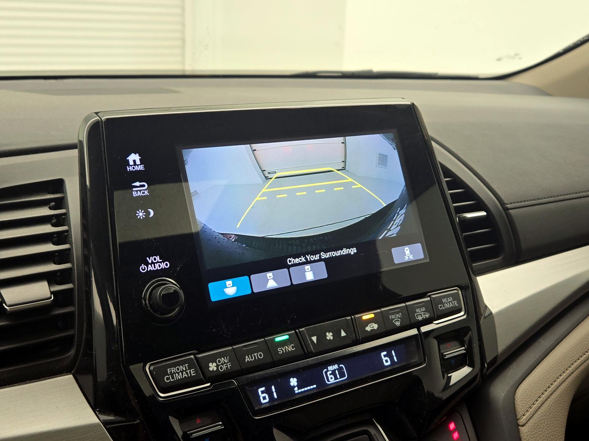 Thumbnail: 2018 Honda Odyssey - 15