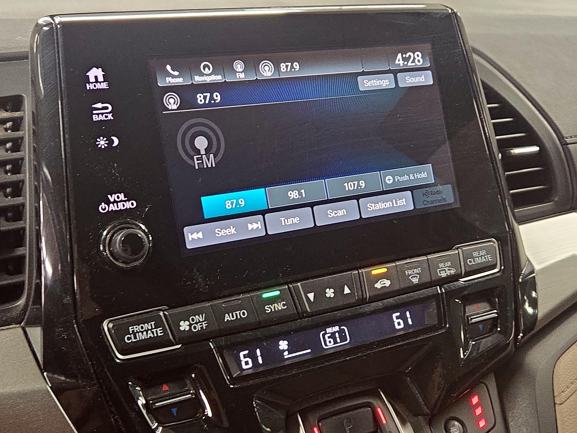 Thumbnail: 2018 Honda Odyssey - 16