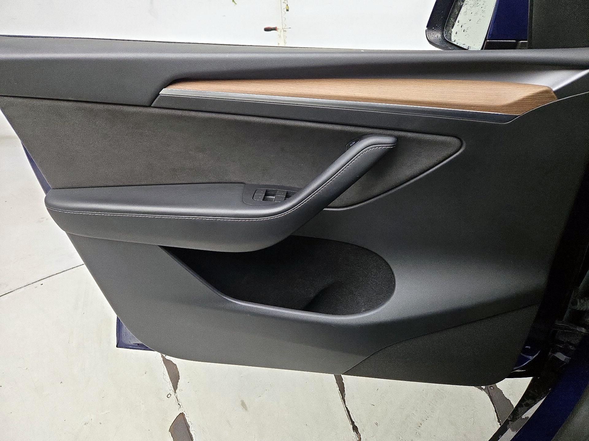 Thumbnail: 2023 Tesla Model Y - 12