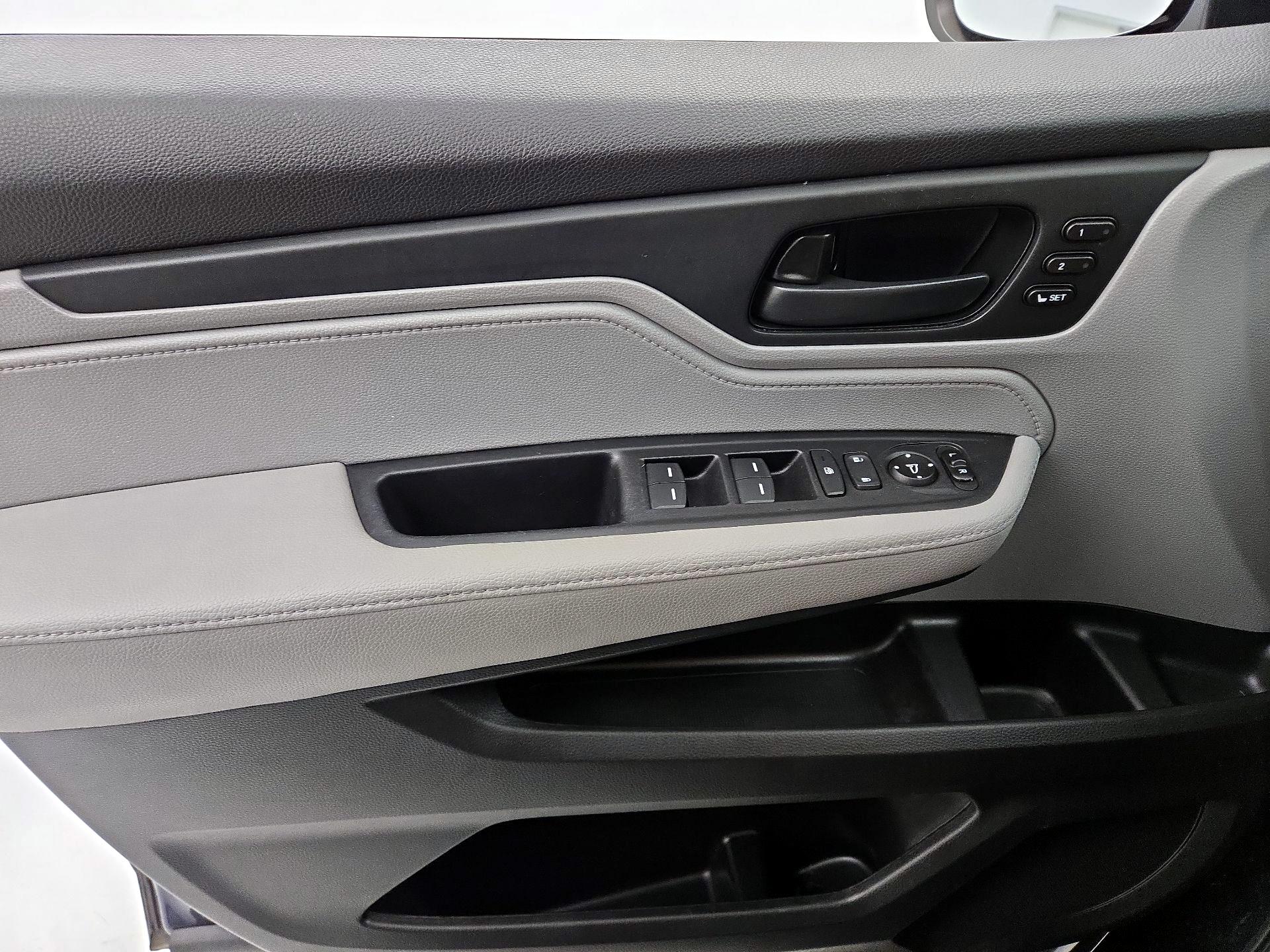 Thumbnail: 2019 Honda Odyssey - 12