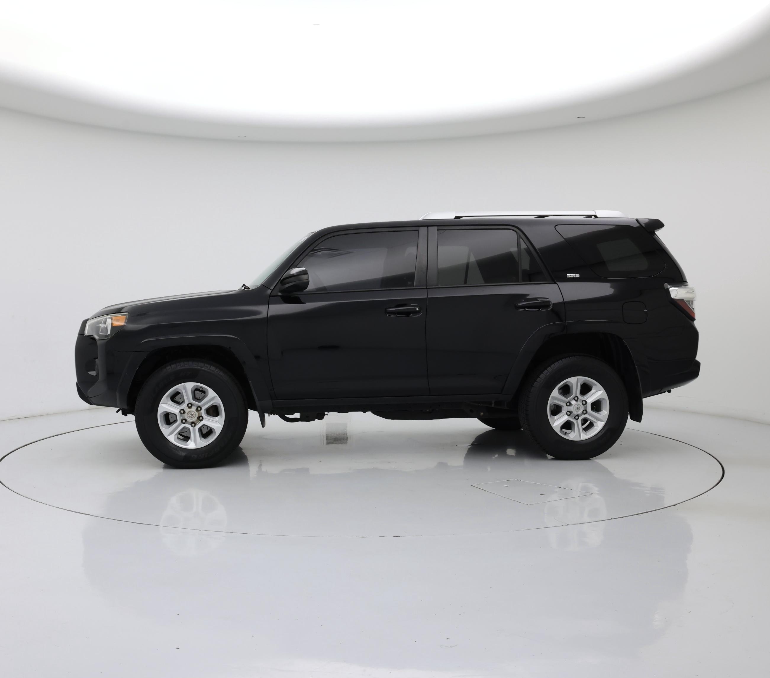 Thumbnail: 2017 Toyota 4Runner - 3