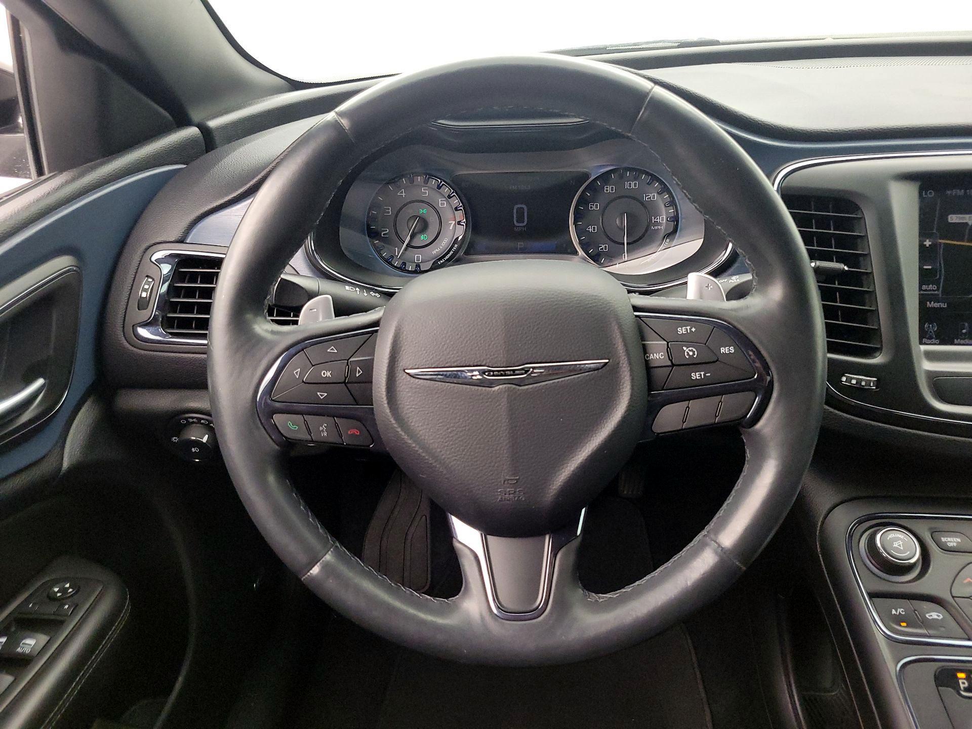 Thumbnail: 2015 Chrysler 200 - 10