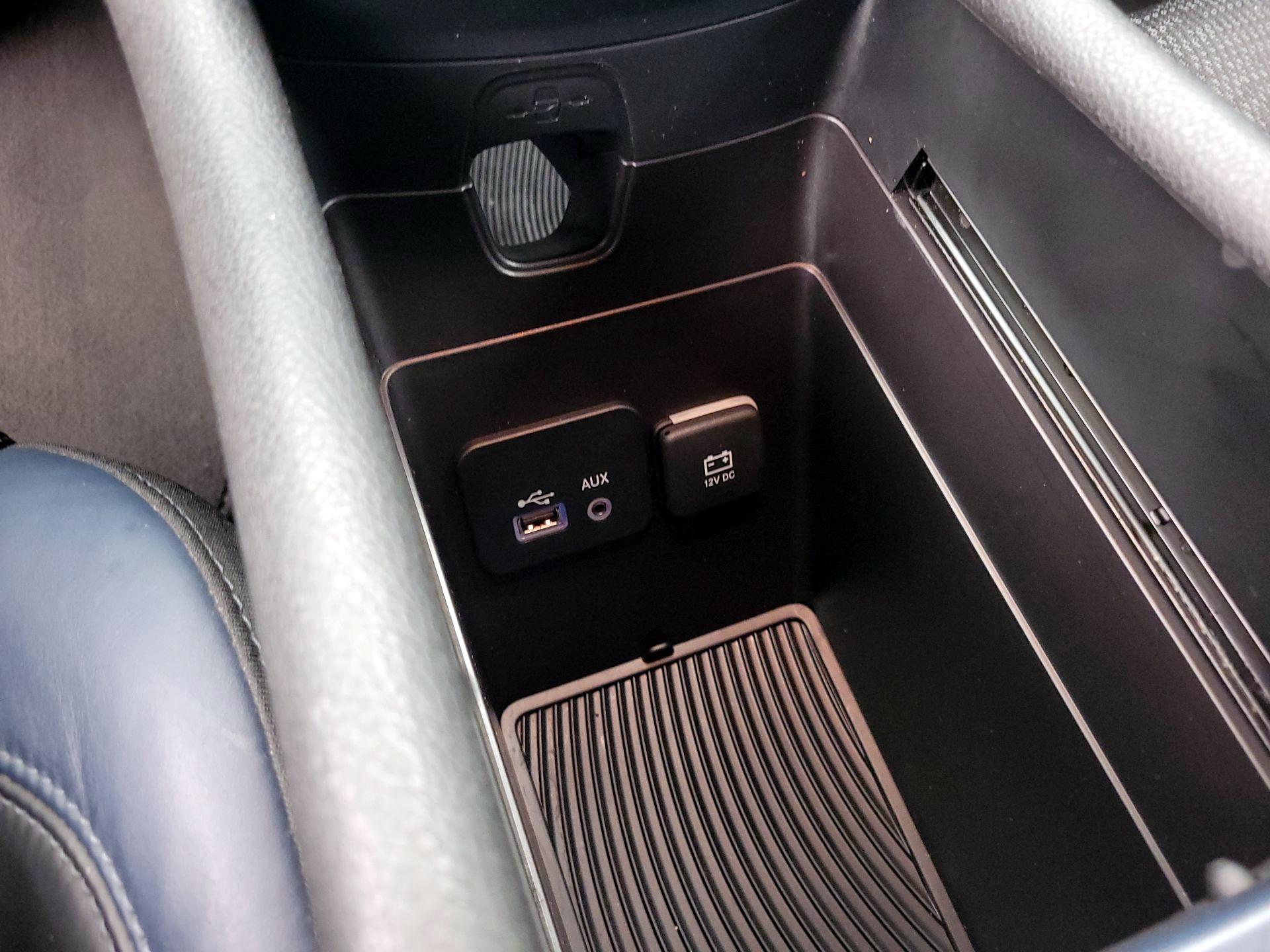 Thumbnail: 2015 Chrysler 200 - 19