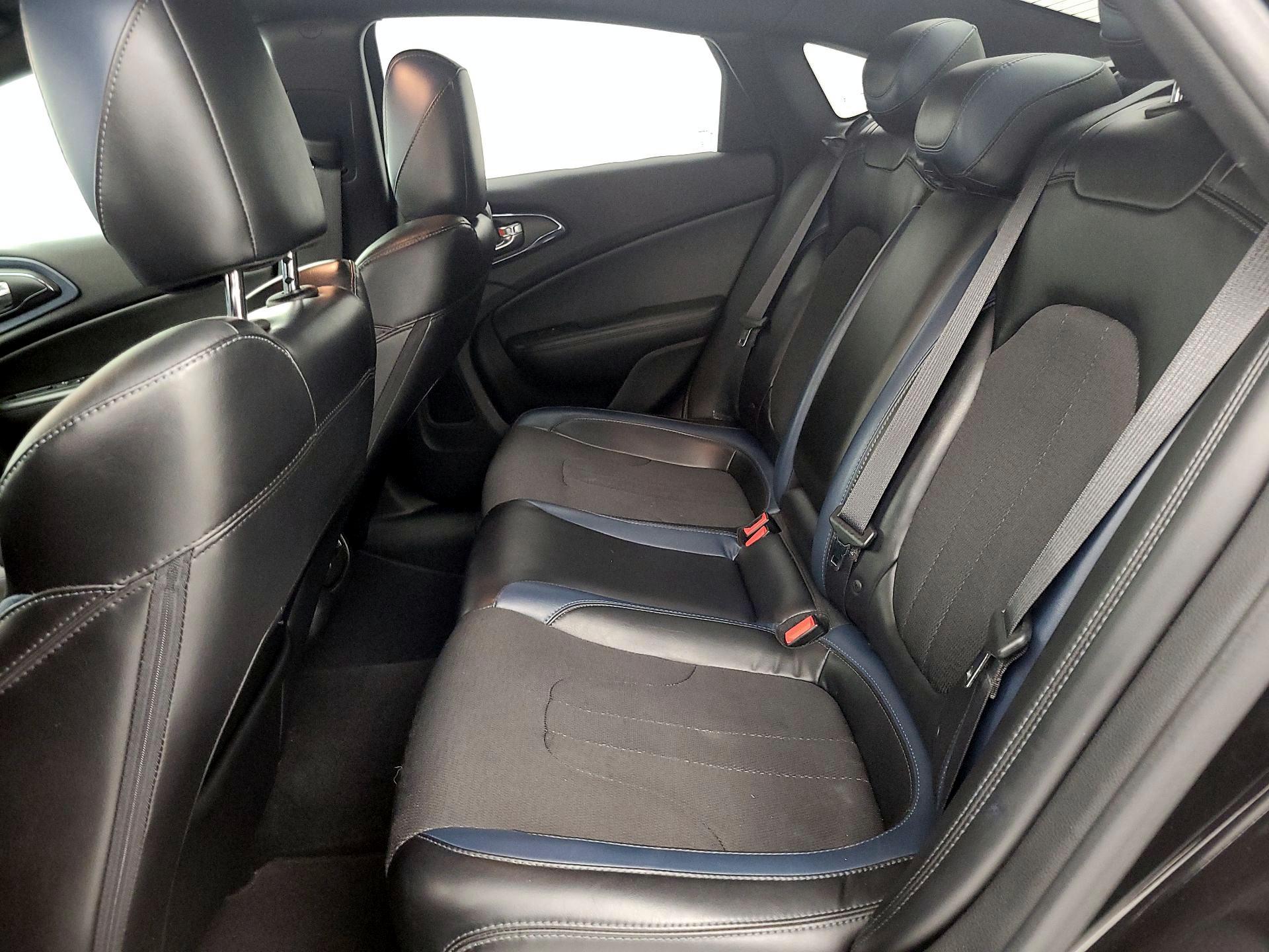 Thumbnail: 2015 Chrysler 200 - 20