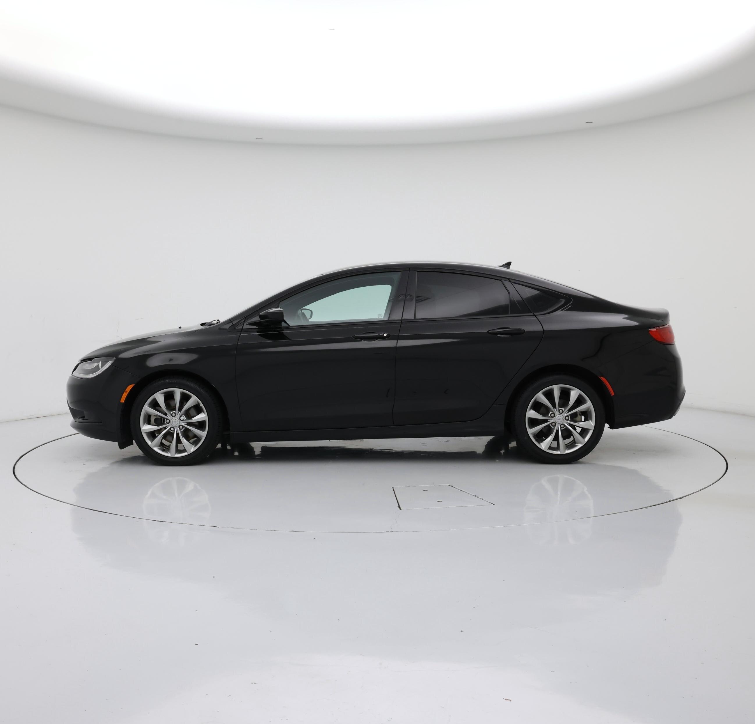 Thumbnail: 2015 Chrysler 200 - 3