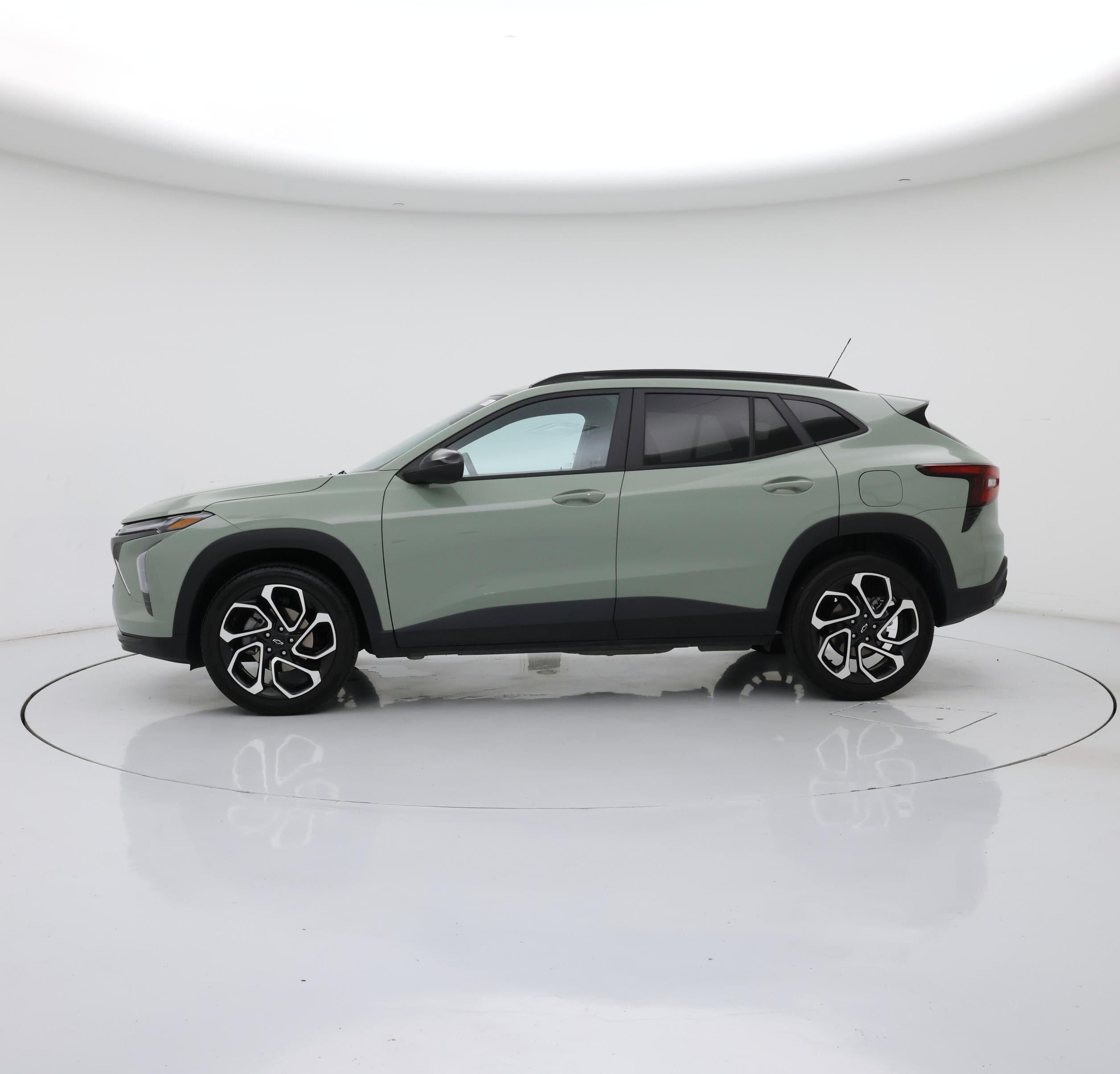 Thumbnail: 2024 Chevrolet Trax - 3