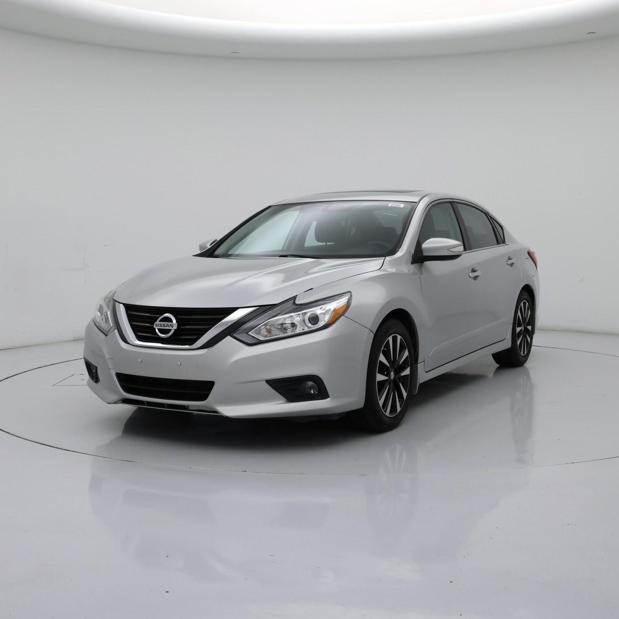 Thumbnail: 2018 Nissan Altima - 4