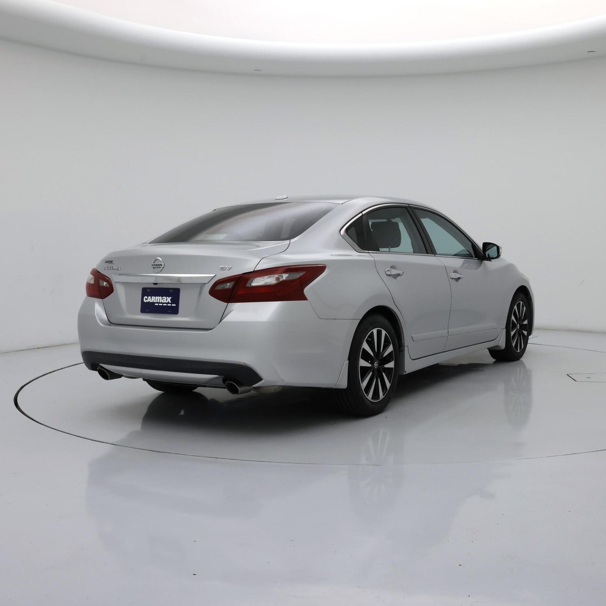 Thumbnail: 2018 Nissan Altima - 8