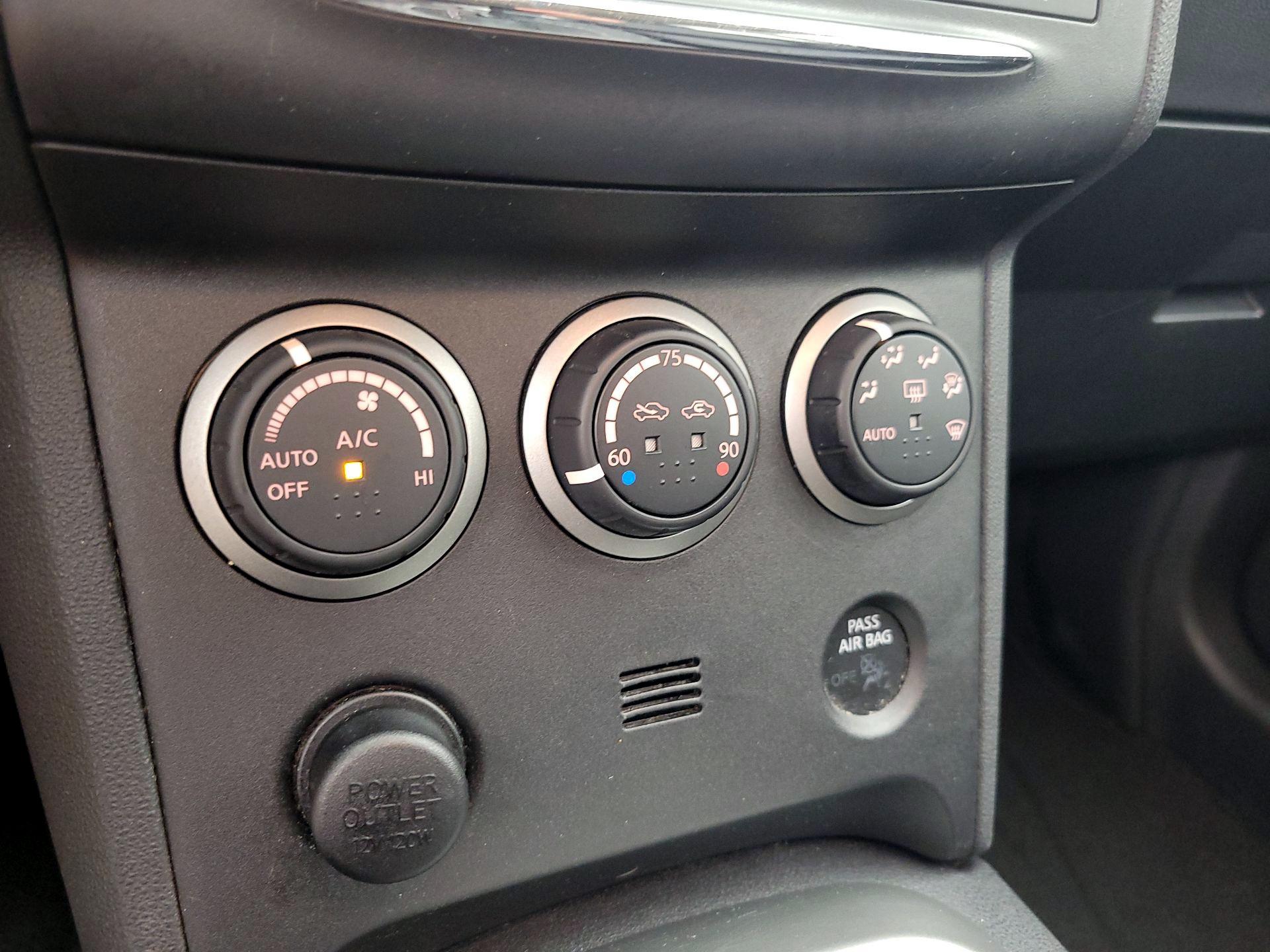 Thumbnail: 2013 Nissan Rogue - 17