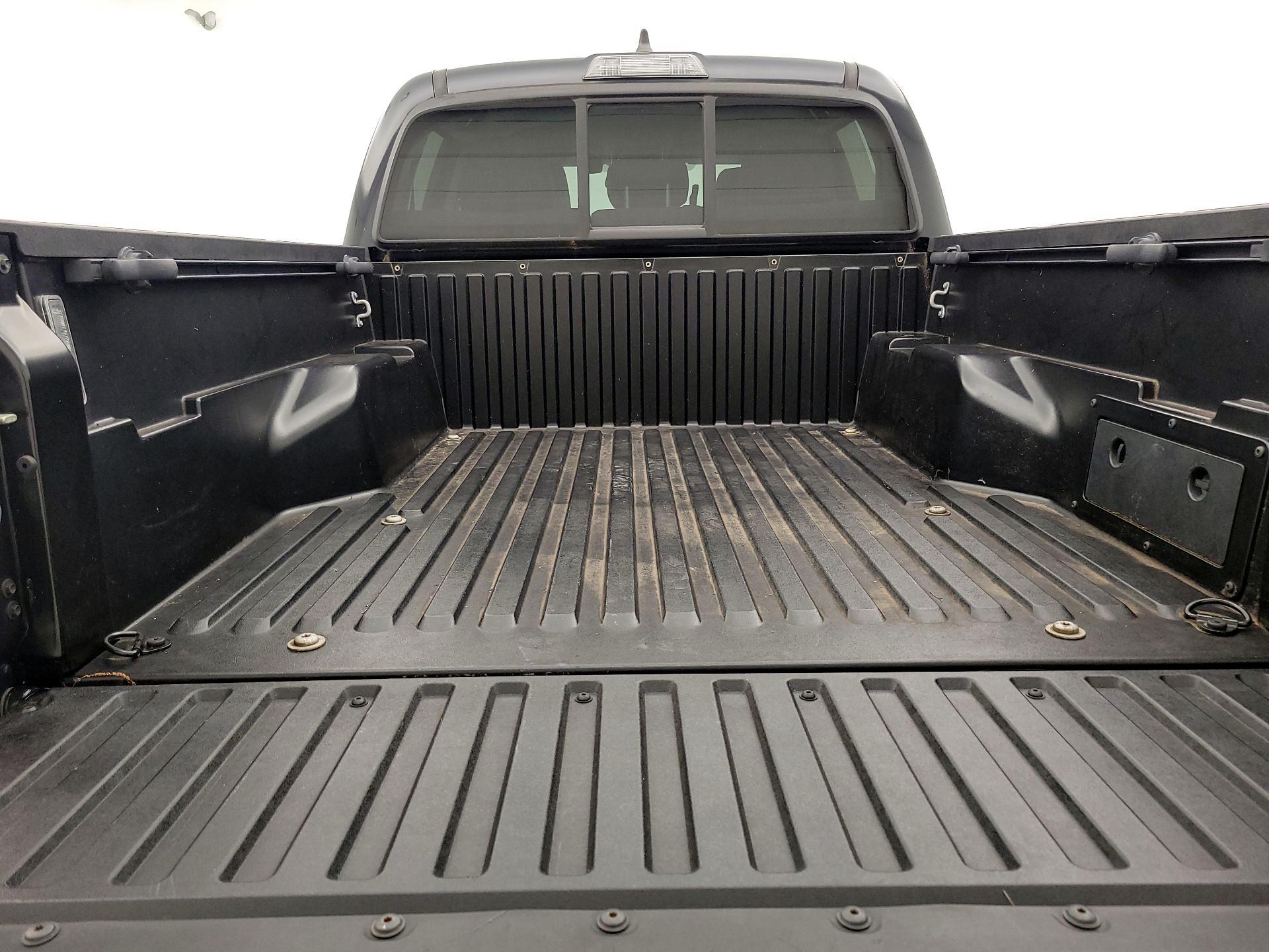 Thumbnail: 2020 Toyota Tacoma - 20