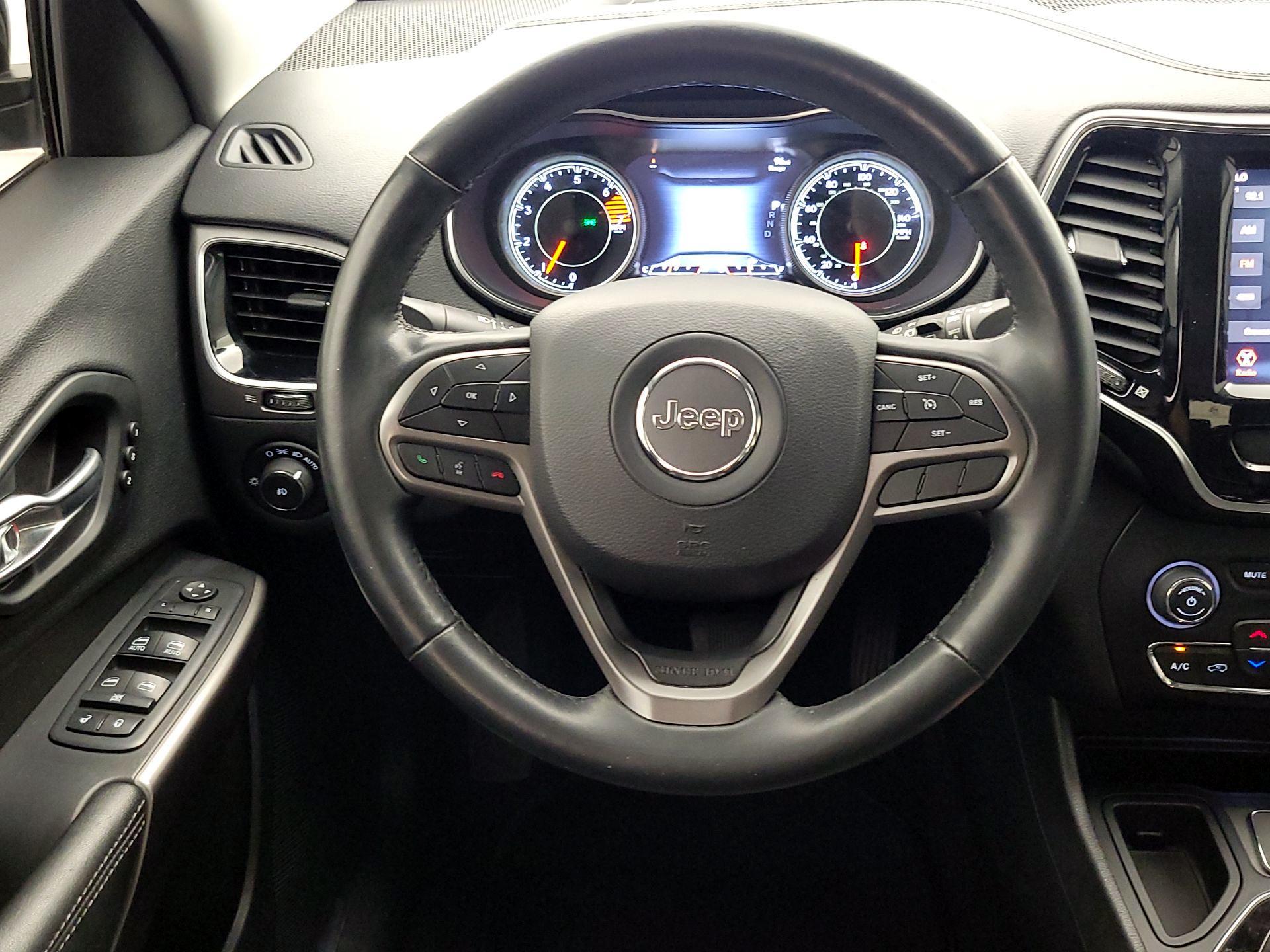 Thumbnail: 2019 Jeep Cherokee - 10
